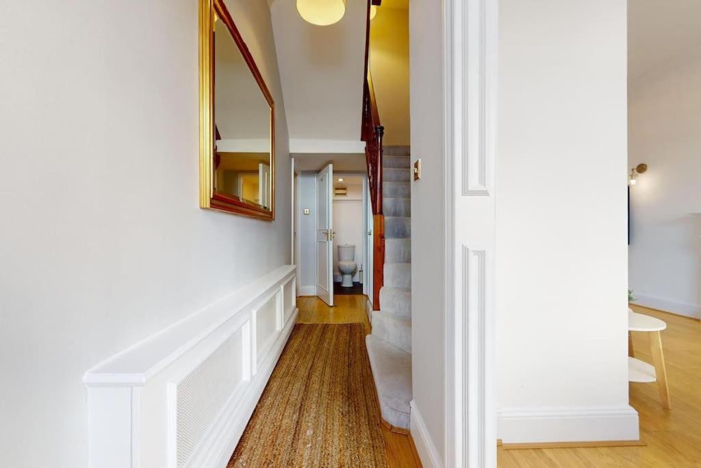 Prime Location Prince's Gate Mews 4bd 3 Bath Ferienhaus London