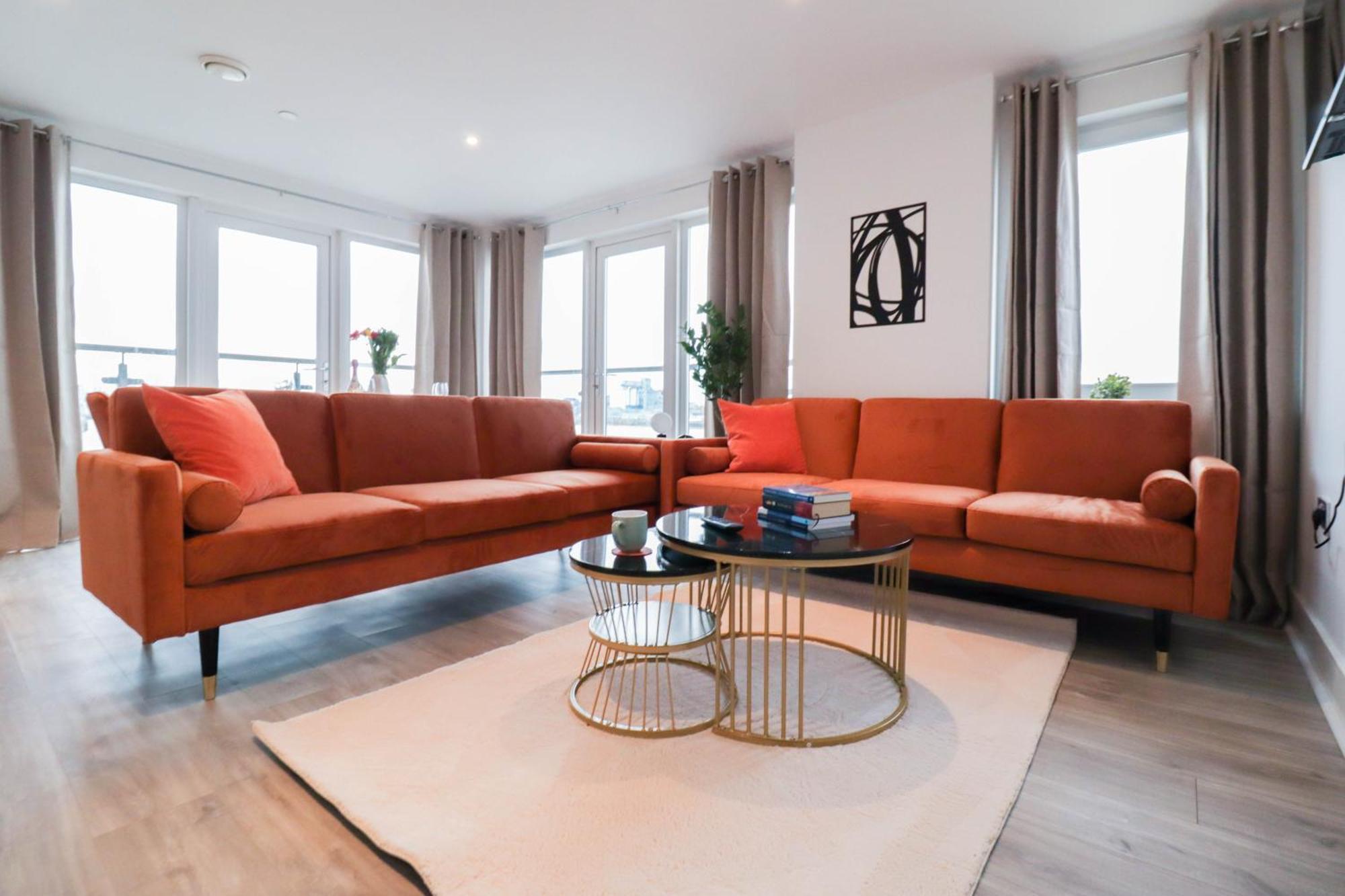 Stunning 2 Bedroom Riverside *