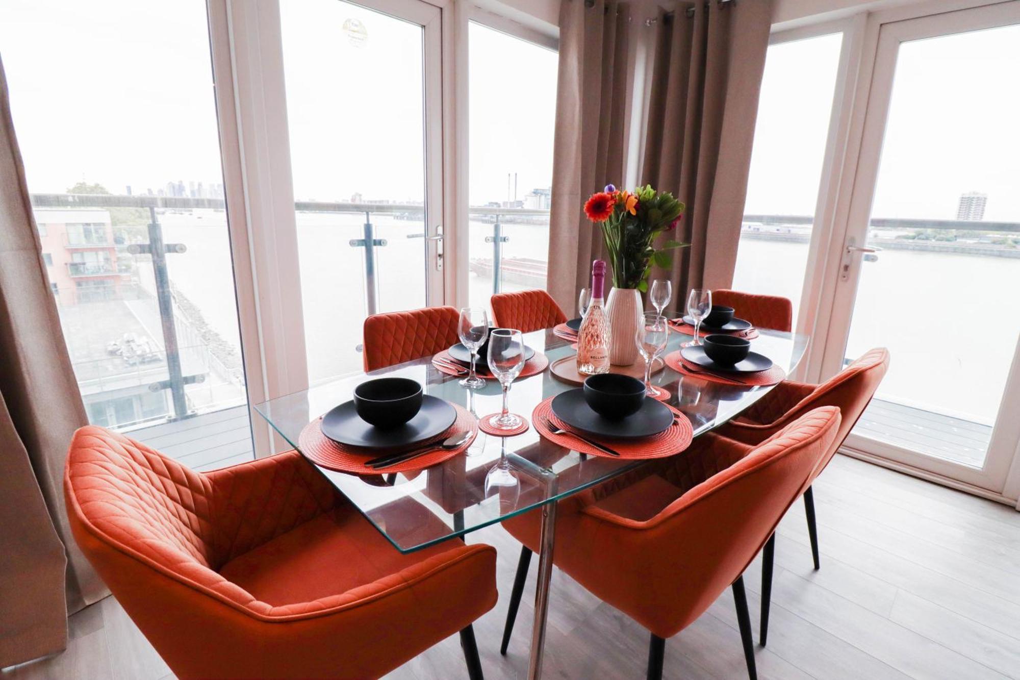 Stunning 2 Bedroom Riverside Londres
