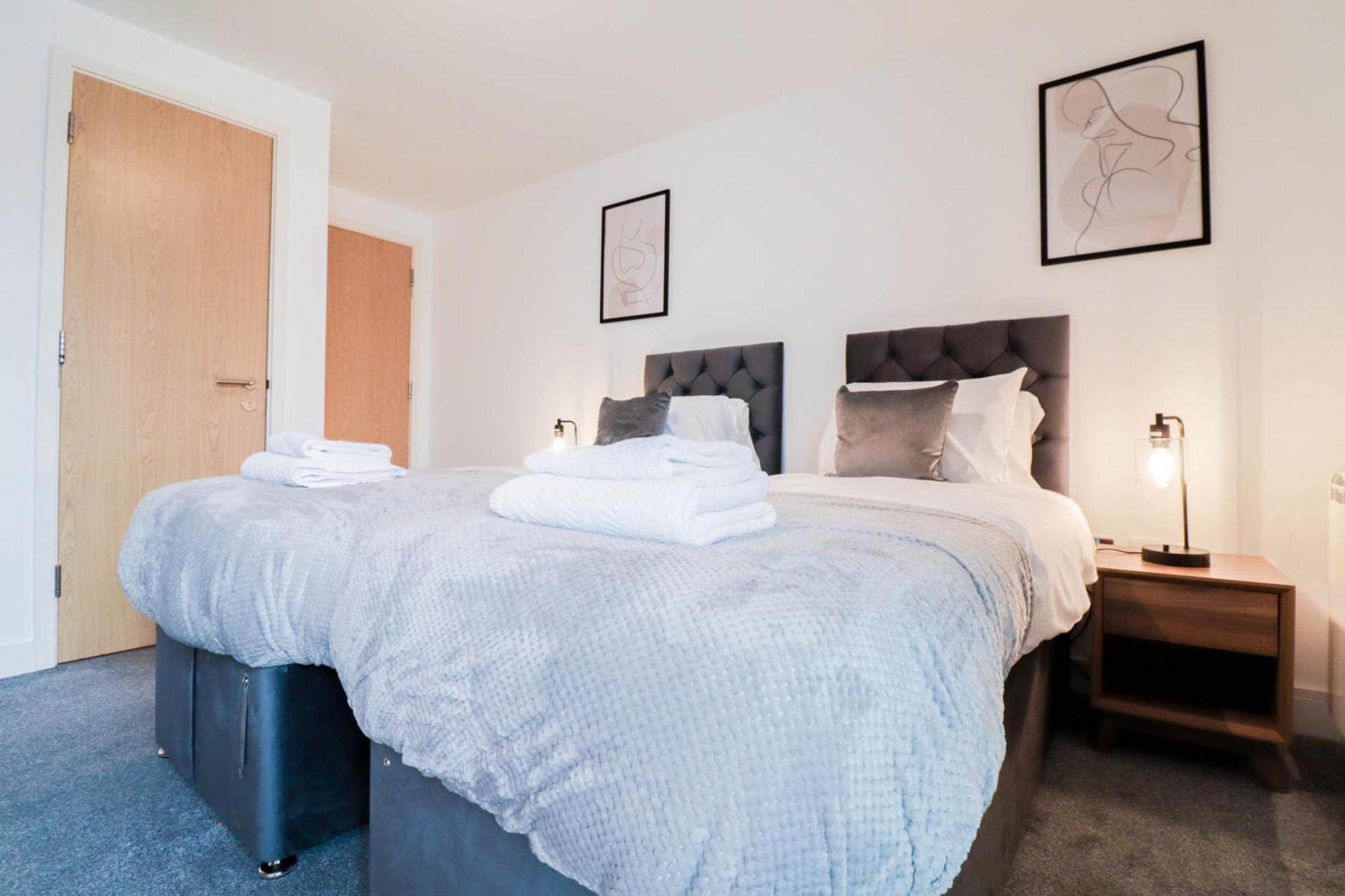 Stunning 2 Bedroom Riverside Apartamento