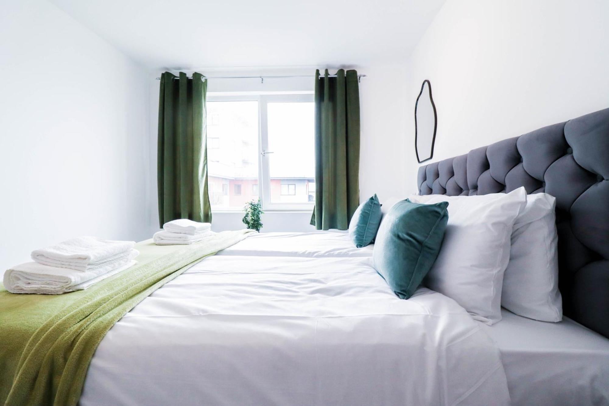Stunning 2 Bedroom Riverside * Londres