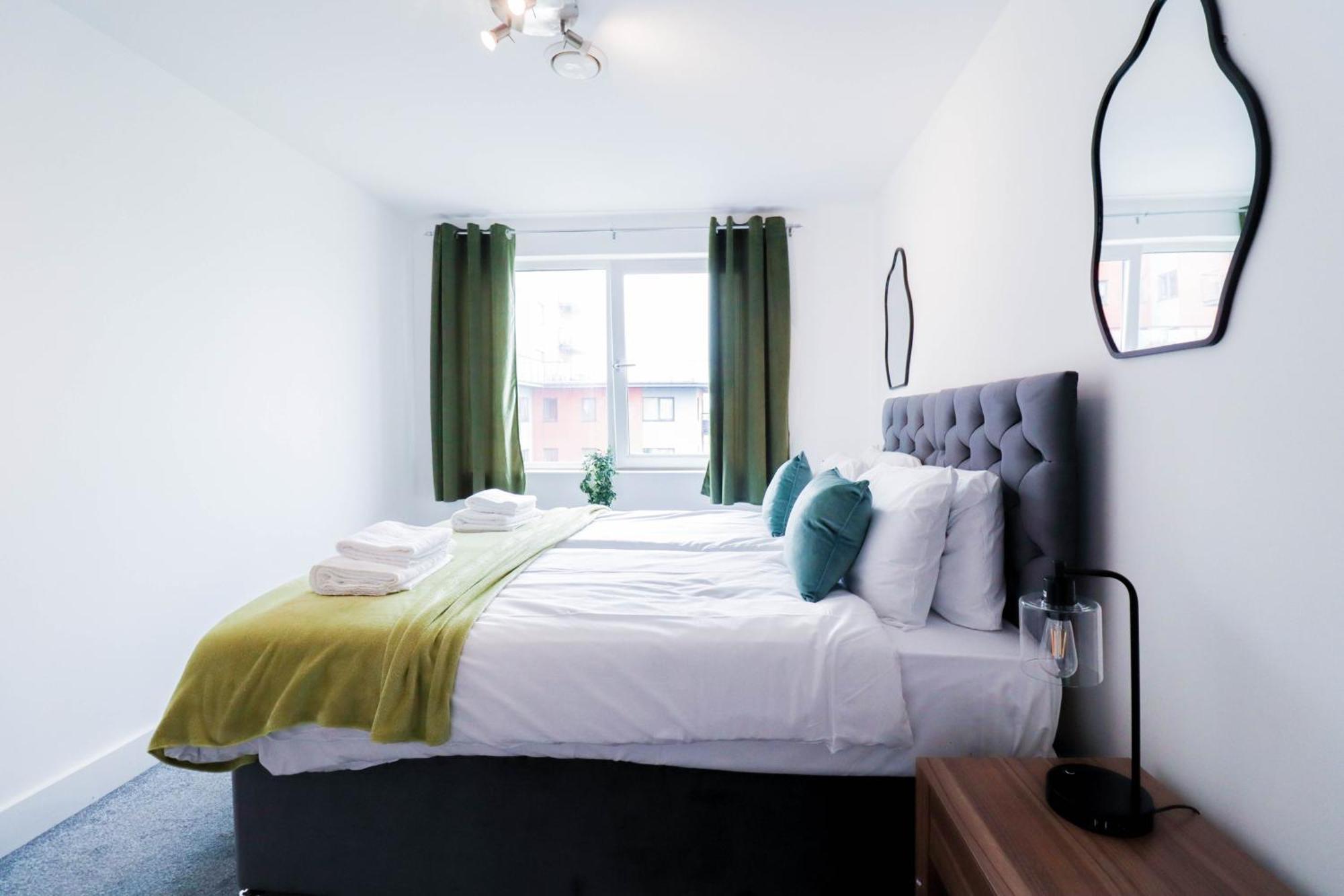 Stunning 2 Bedroom Riverside Apartamento