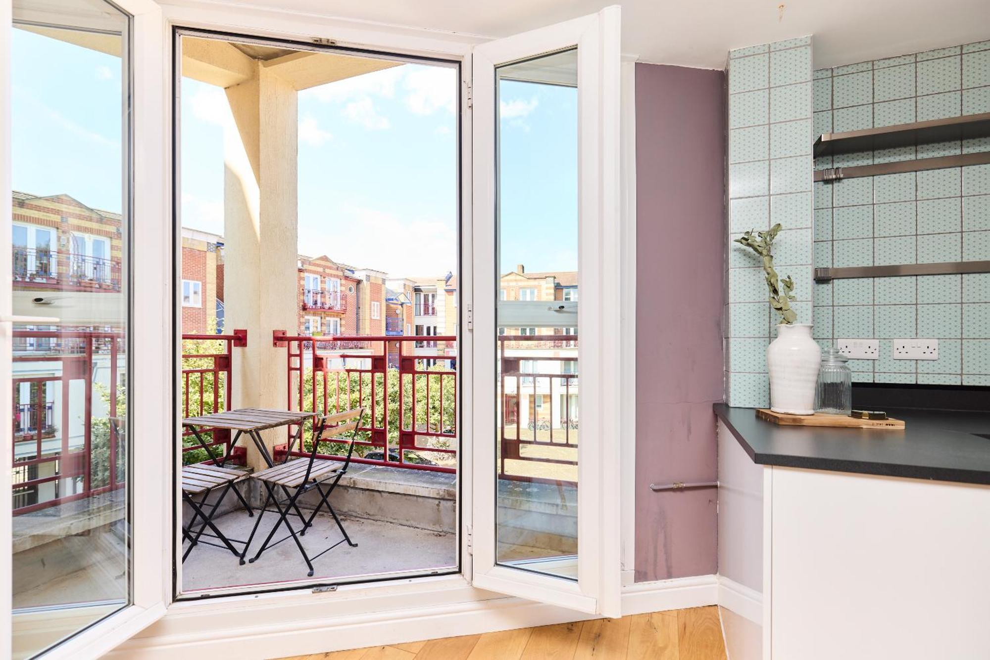 Appartement The Brunswick Retreat - Warm 3bdr Flat With Balcony Londen