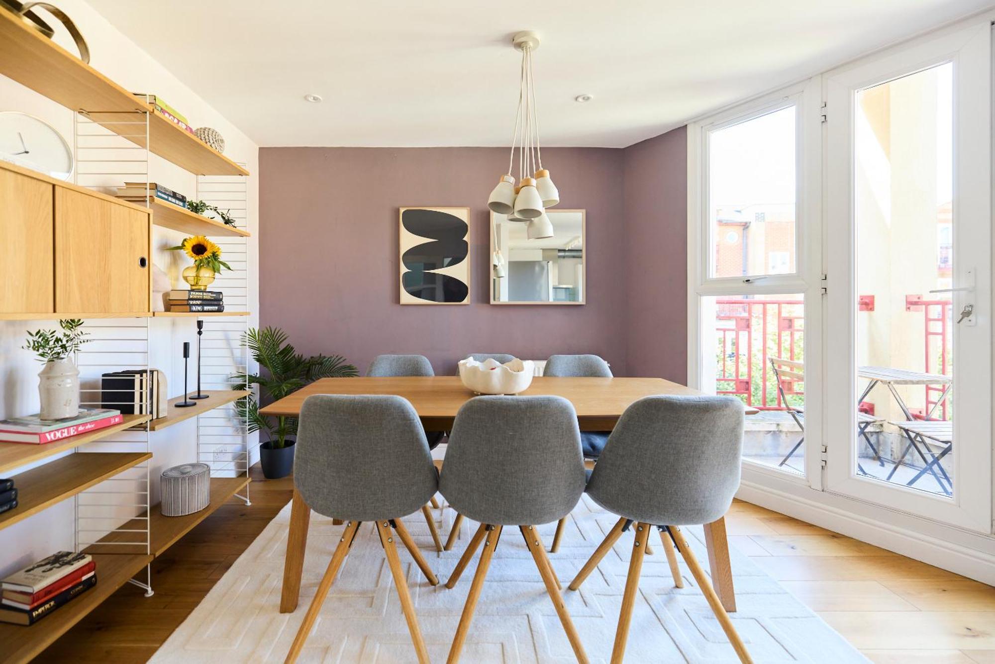 The Brunswick Retreat - Warm 3bdr Flat With Balcony