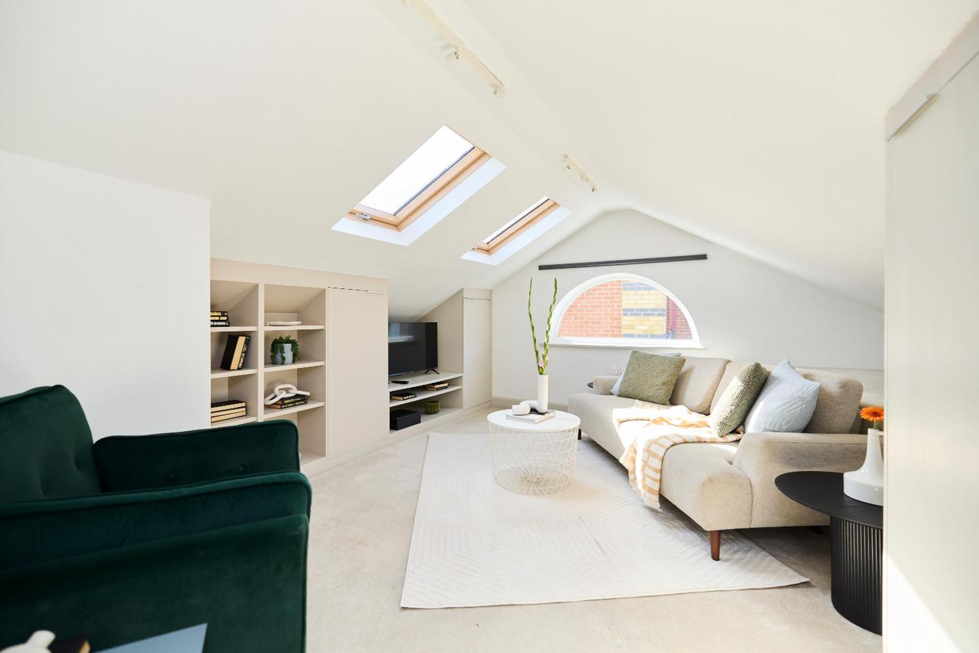 The Brunswick Retreat - Warm 3bdr Flat With Balcony Londen