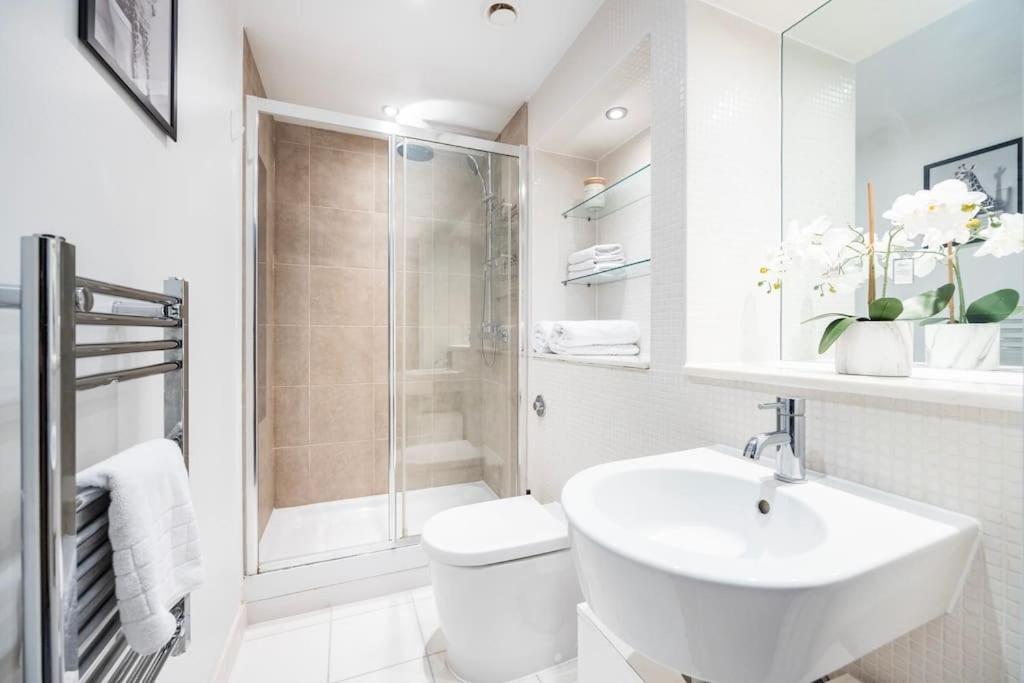 Apartamento Contemporary 2 Bedroom Flat In Canary Wharf Londres