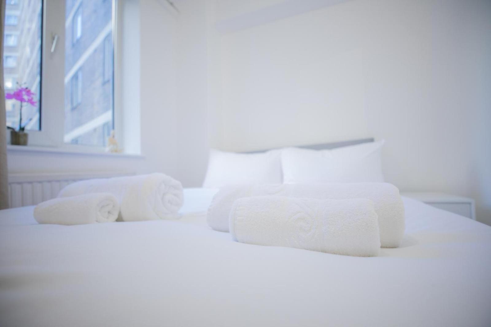 Cozy Two Bedroom At Chelsea Cloisters Apartment London