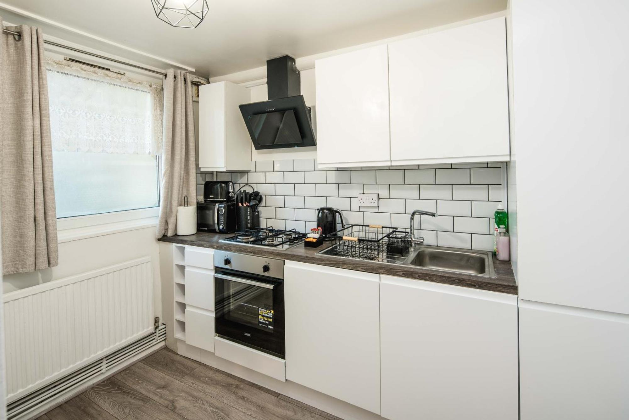 Family-friendly 1-bedroom In Apartment *