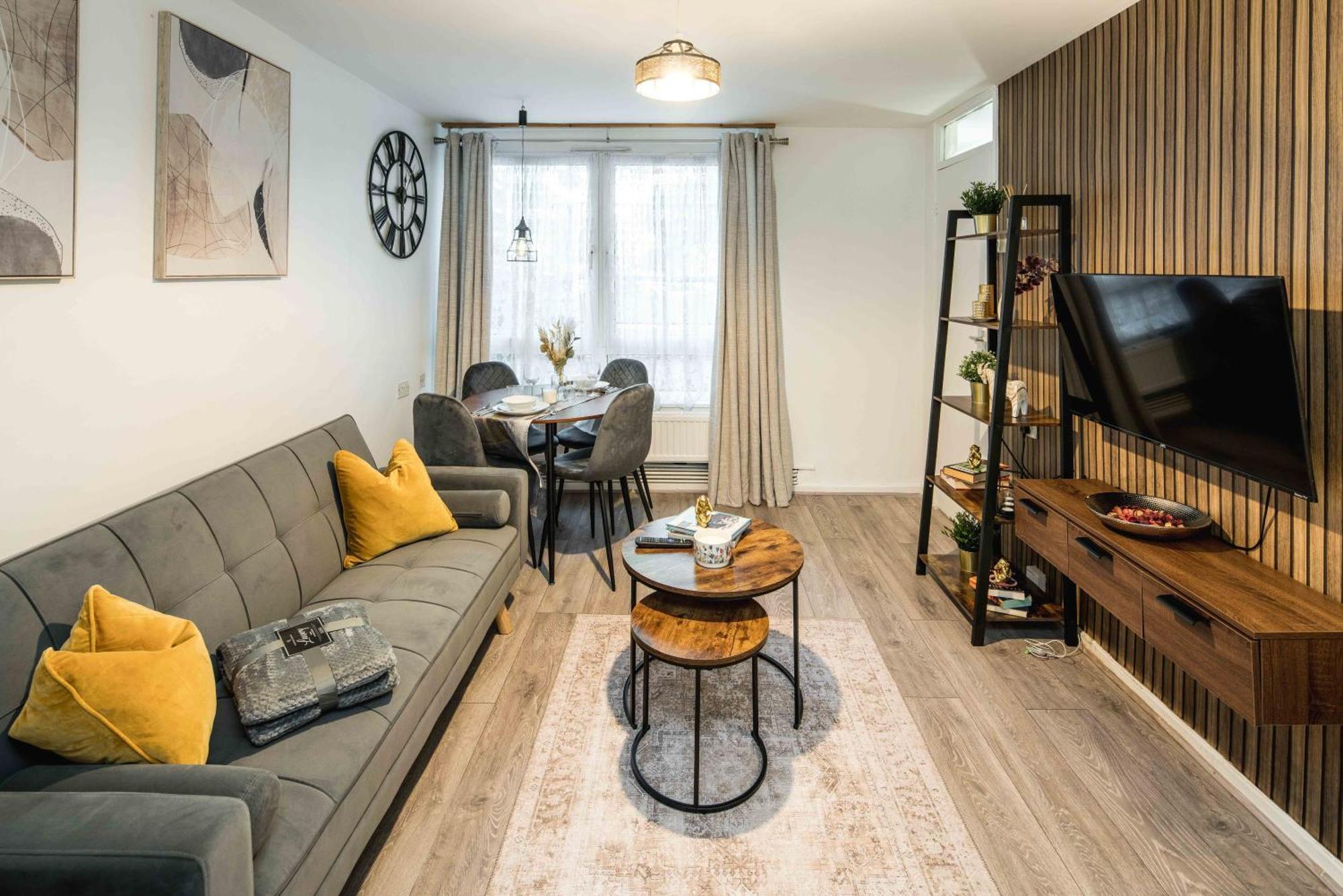 Family-friendly 1-bedroom In Apartment *