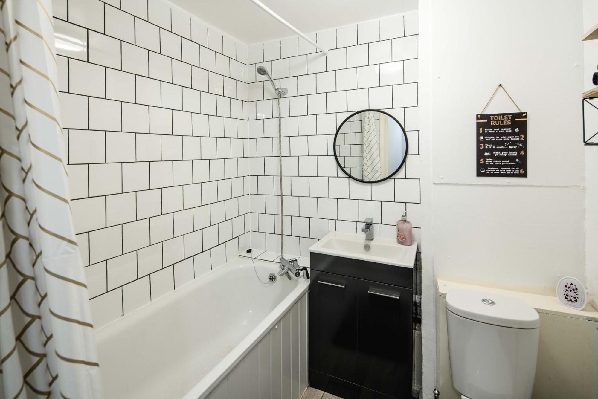Apartment Family-friendly 1-bedroom In *
