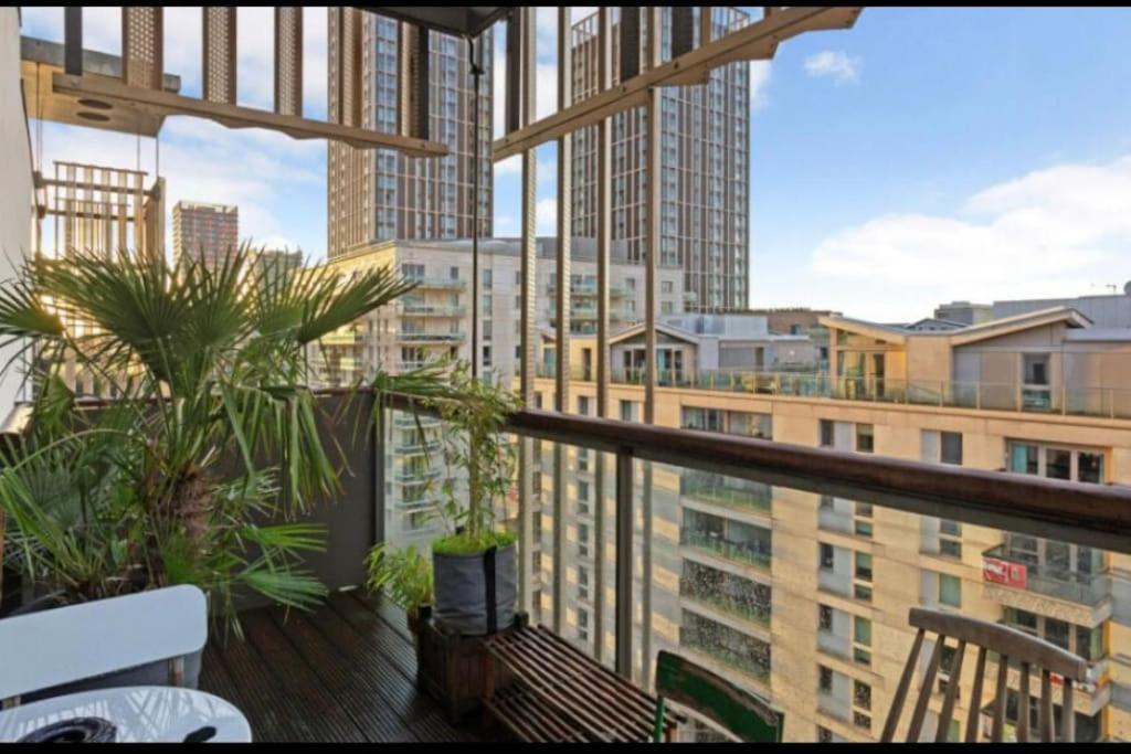 Appartement Large One Bedroom With Balcony Londen