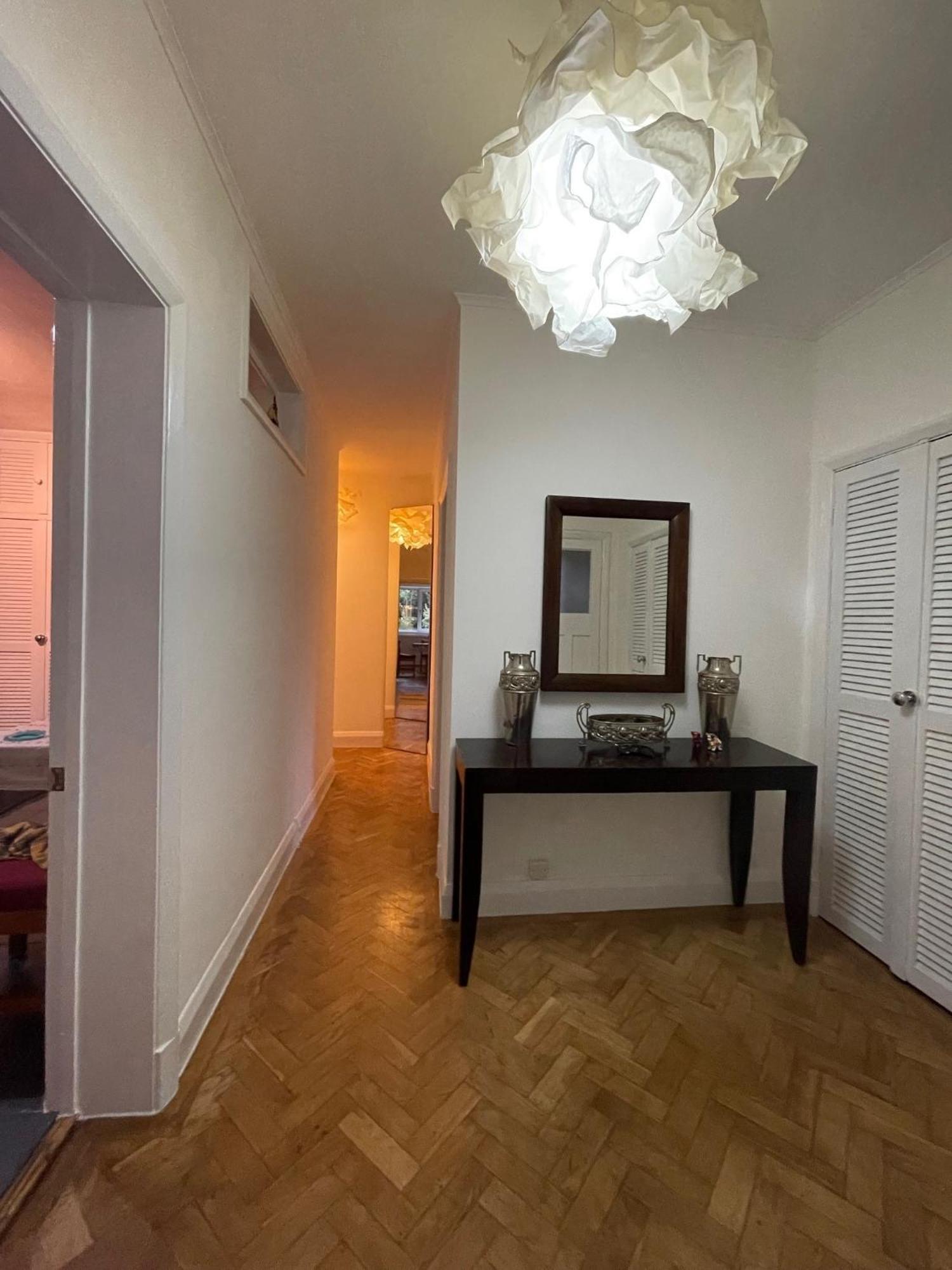 Large Double Bedroom 10 Minutes To Londres