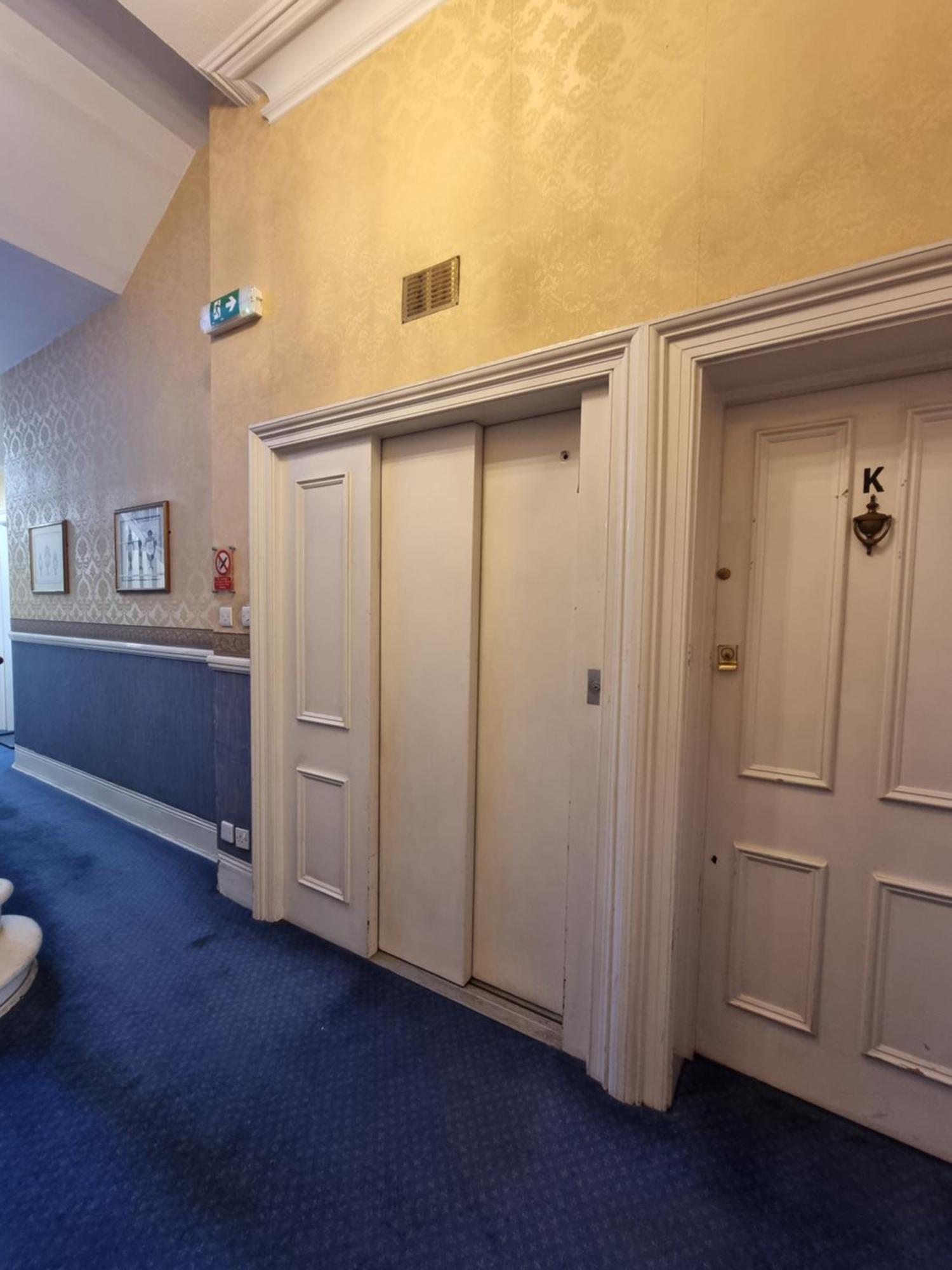Apartamento Budget Spacious Flat Fits 5 People In W2