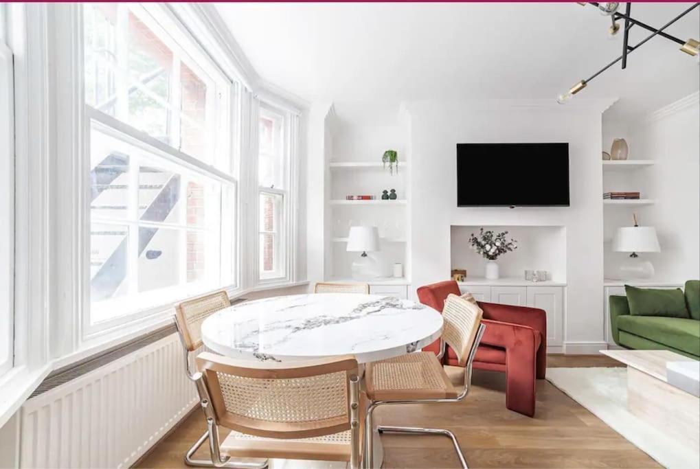 Chic Chelsea Steps From Kings Road Appartement