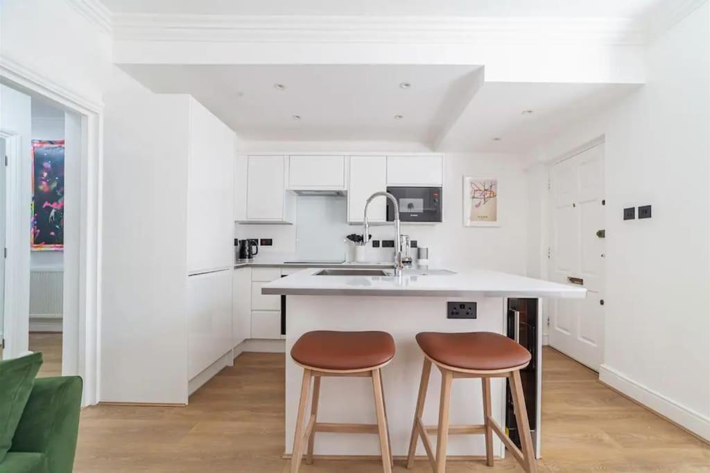 Chic Chelsea Steps From Kings Road