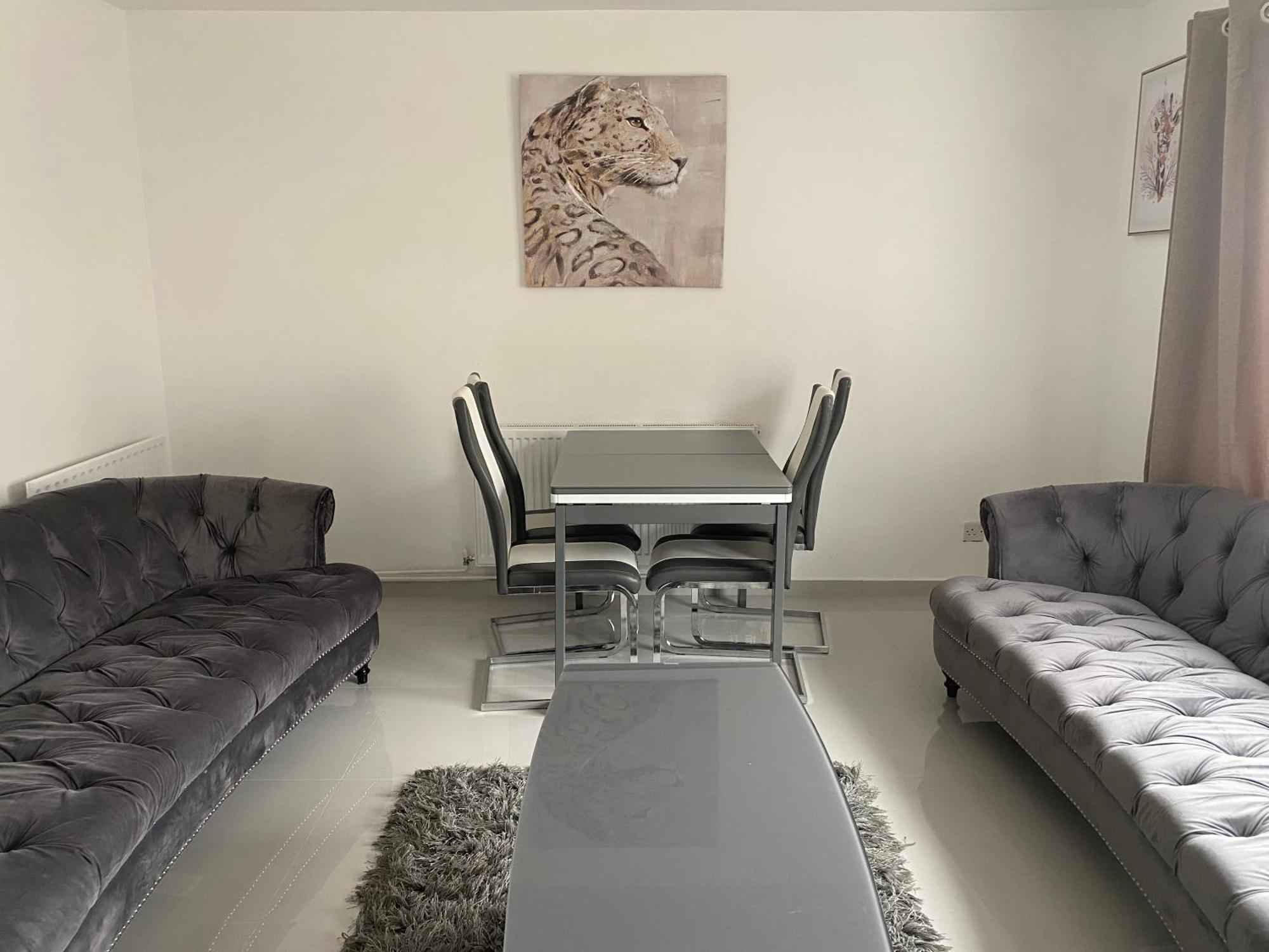 Bliss Retreat - Superb 3-bed House Ferienhaus