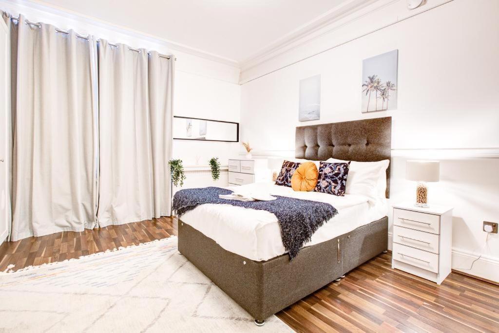 Marble Arch Beautiful Four Bedroom Appartement