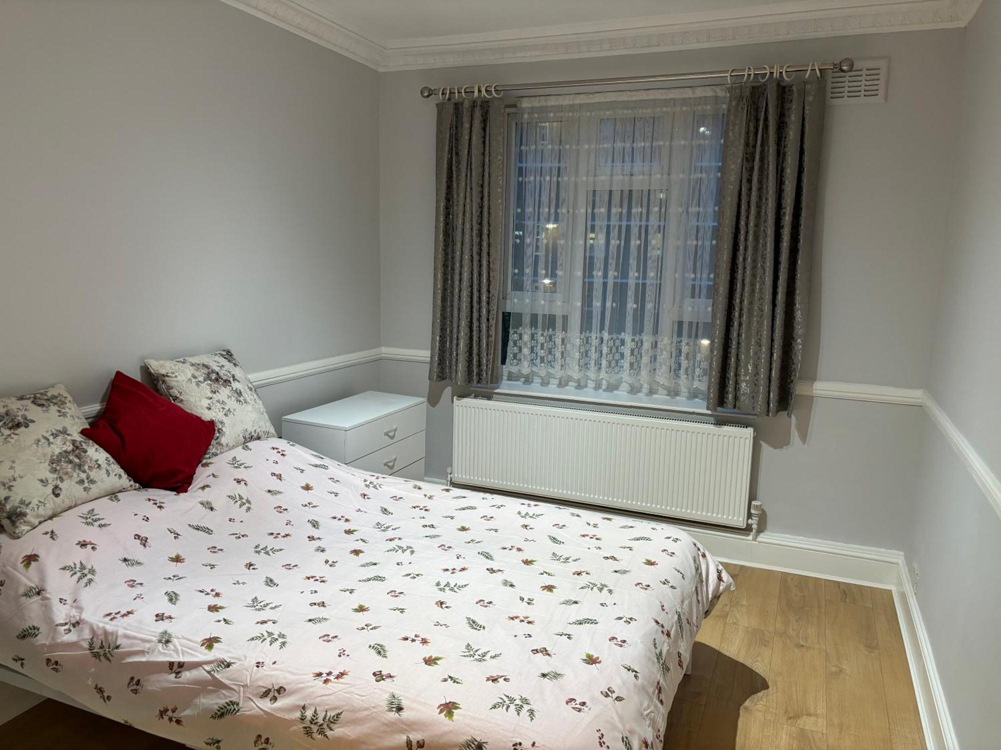 Appartement Bright 2 Bedroom Flat Close To Centre Londen