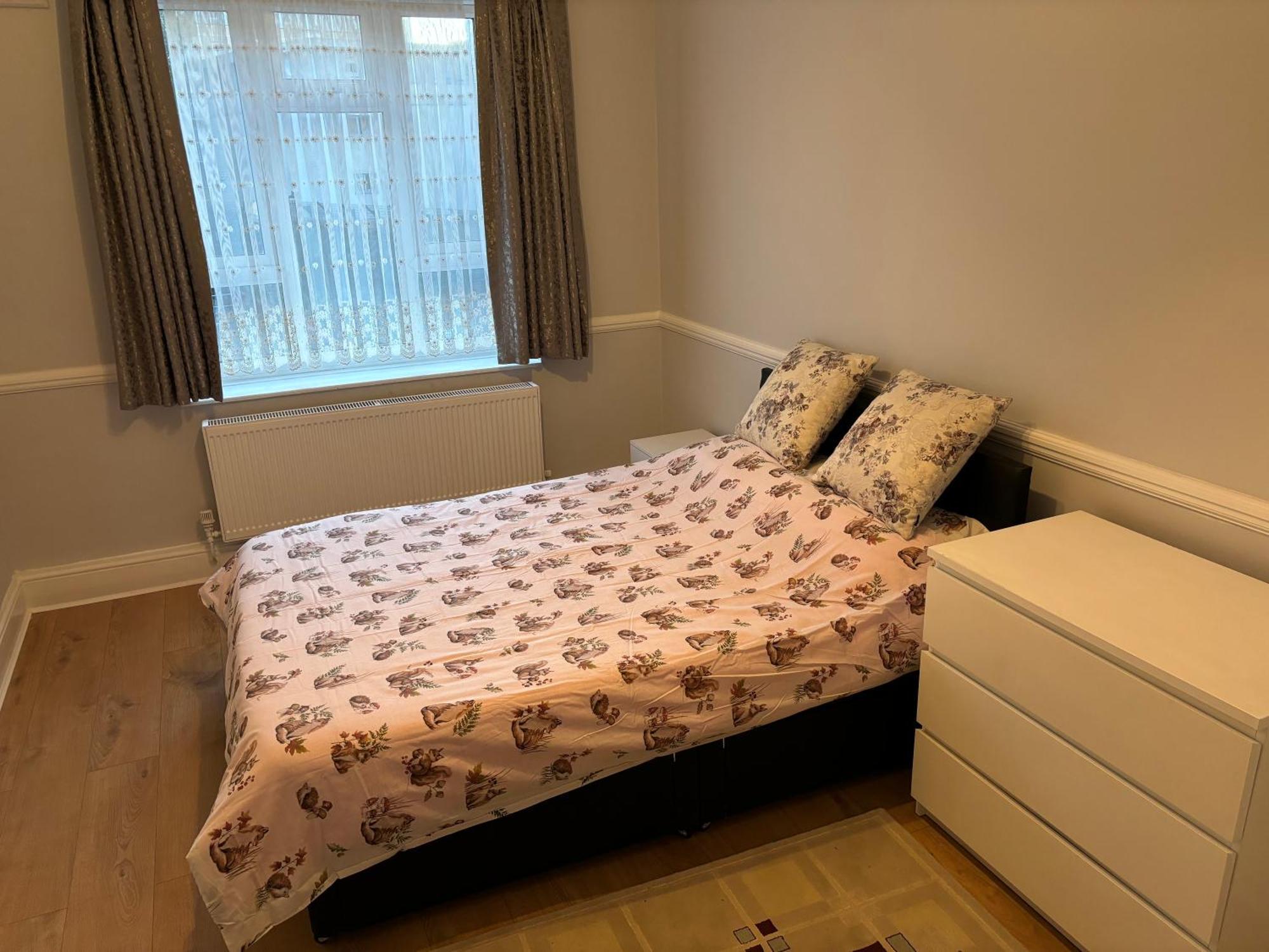 Bright 2 Bedroom Flat Close To Centre Londen