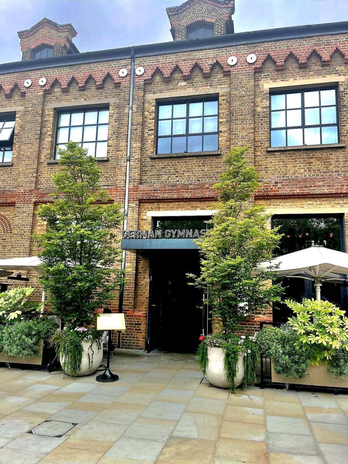 Mentone Hotel