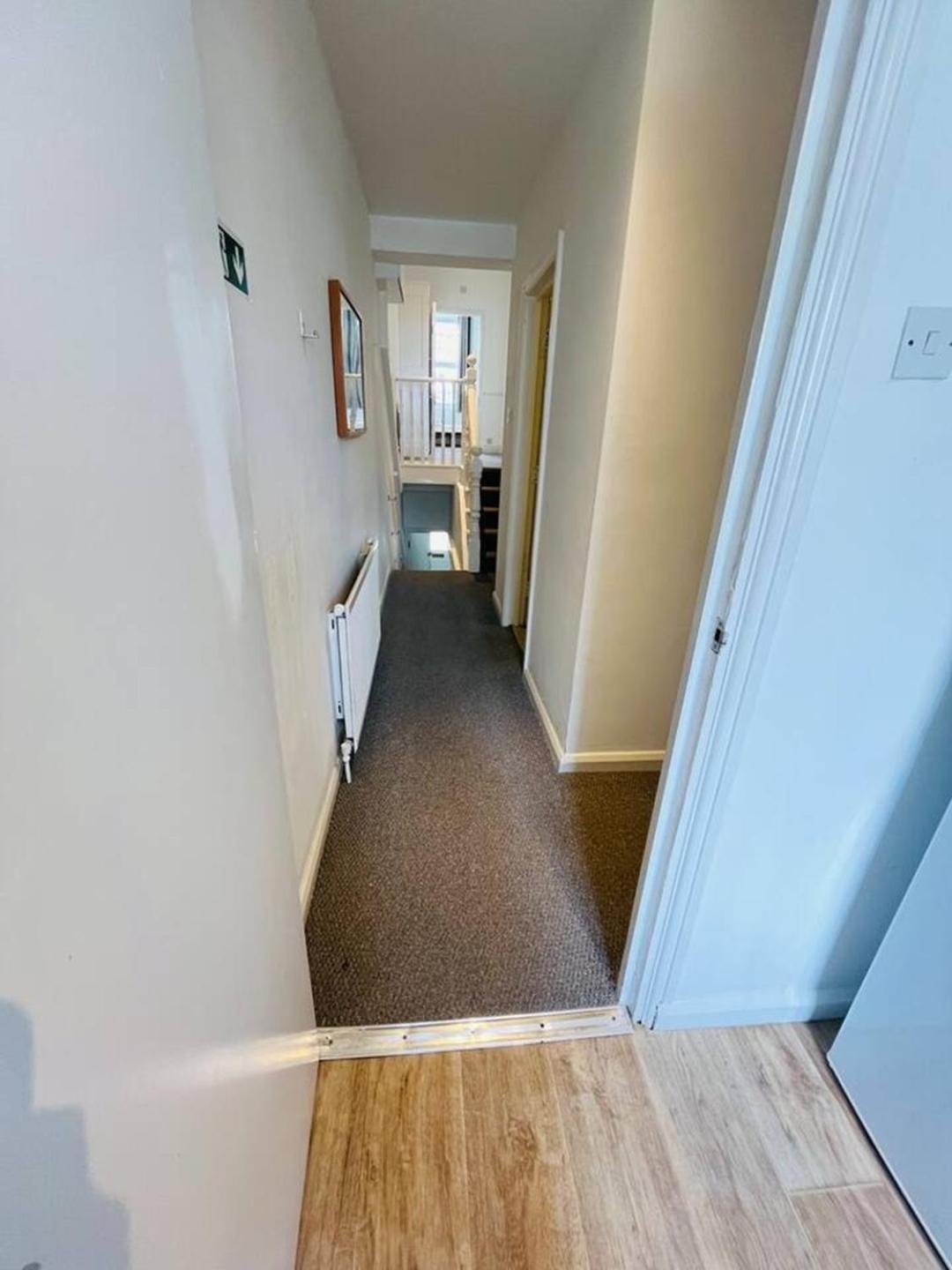 Spacious 3 Bed Flat In Greenwich * Londres
