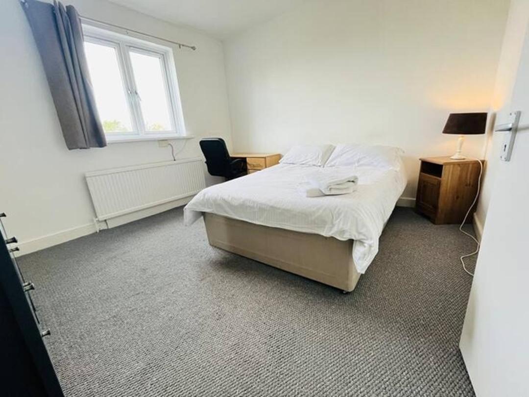 Spacious 3 Bed Flat In Greenwich *