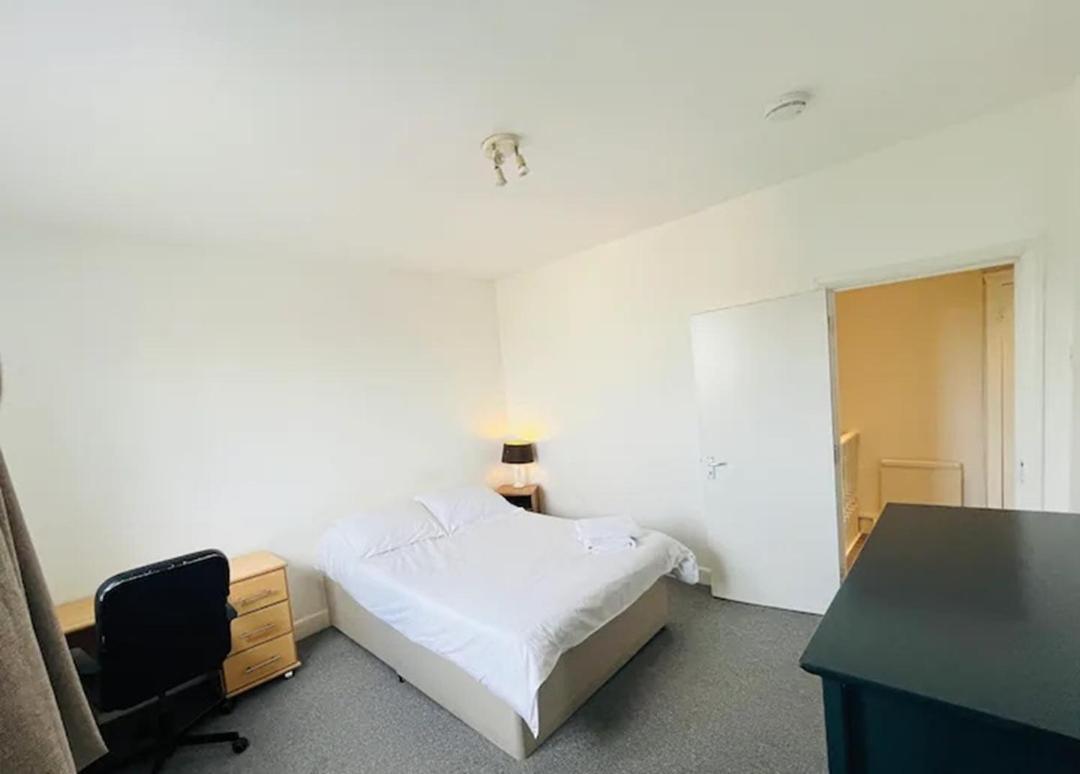 Spacious 3 Bed Flat In Greenwich Londres
