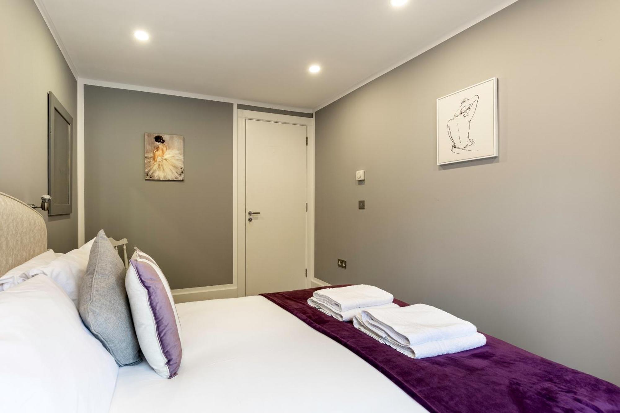 Luxury Notting Hill On Canal In Of Westminster Trendy Massive *