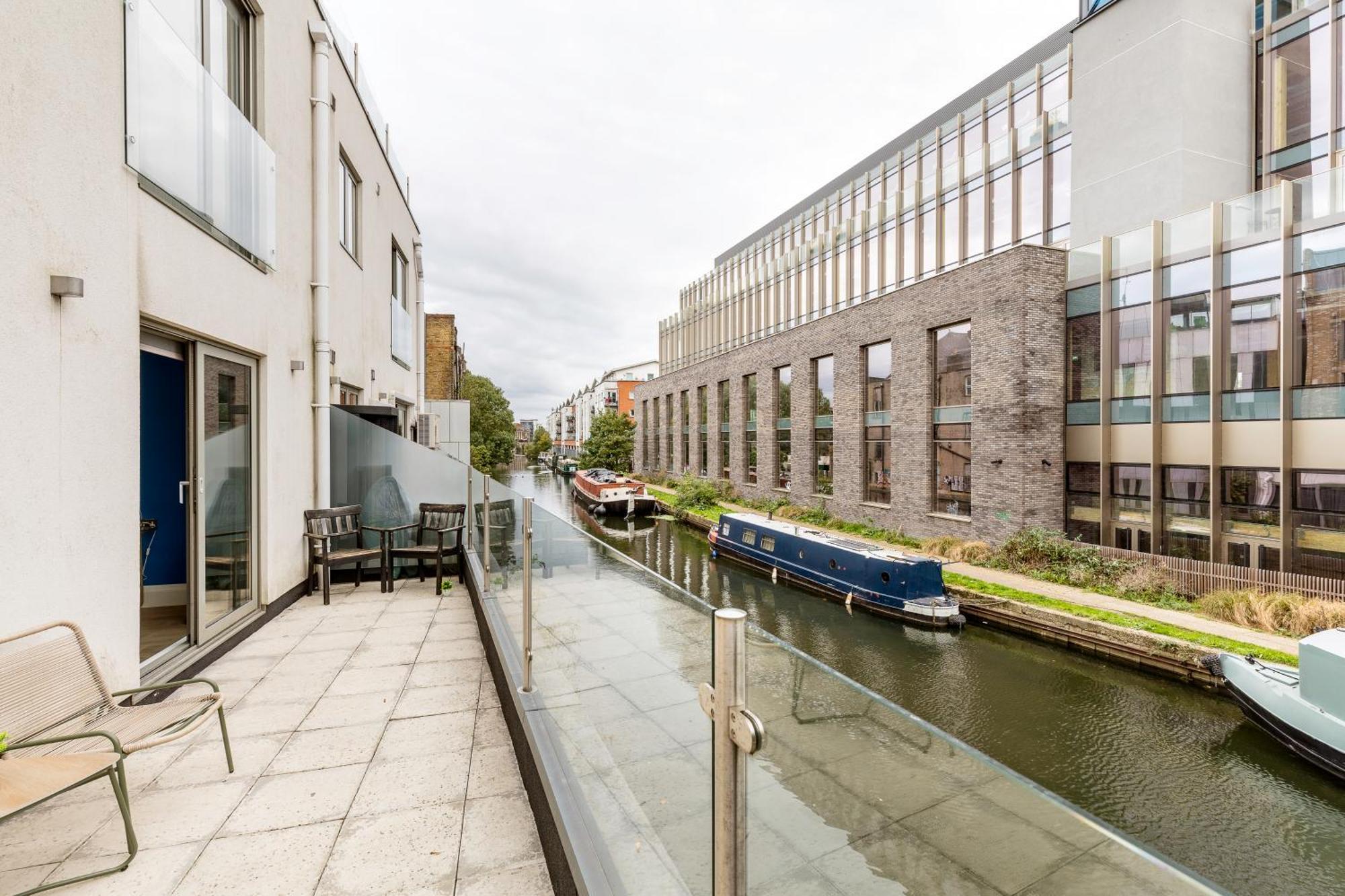 Apartment Luxury Notting Hill On Canal In Of Westminster Trendy Massive