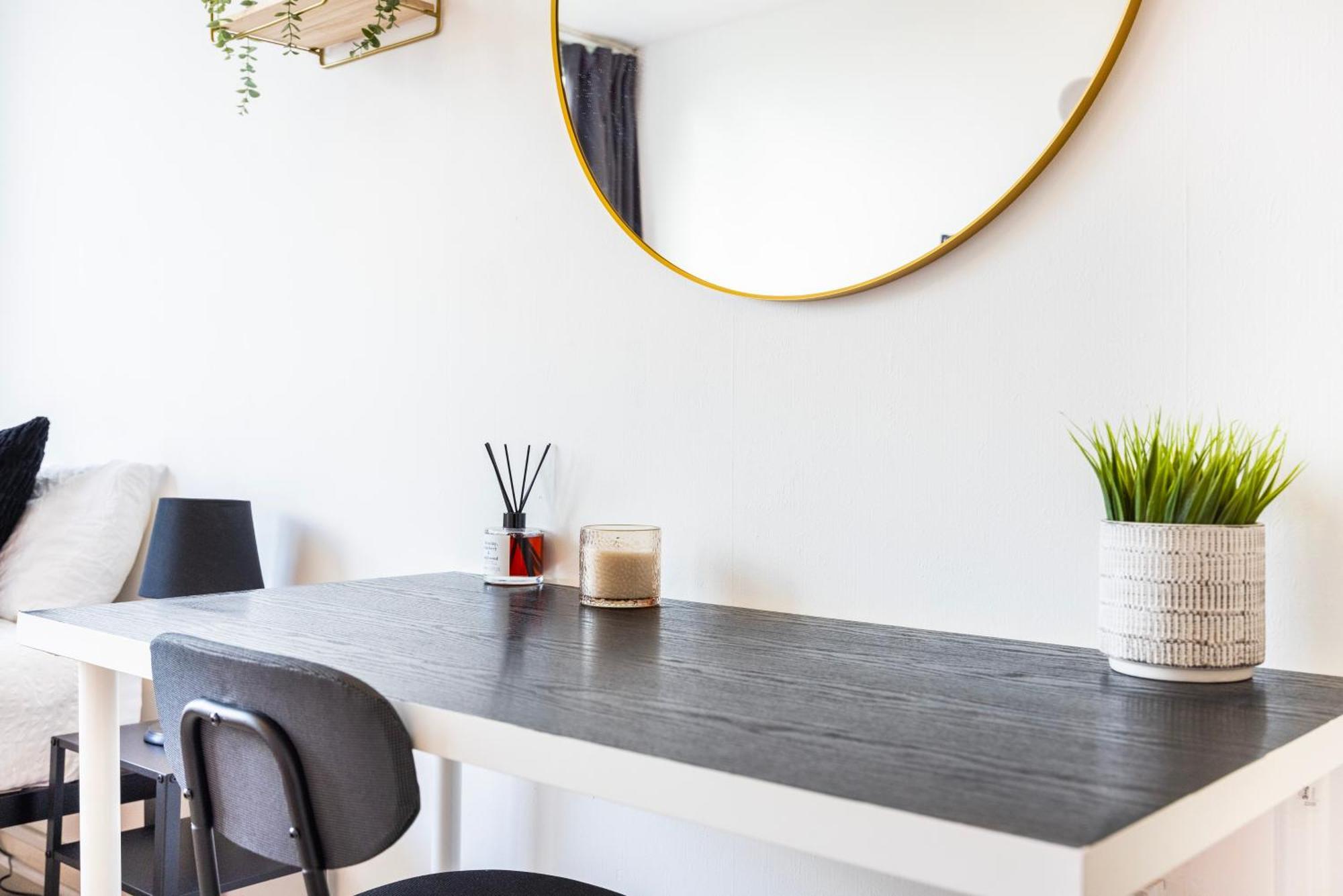 Appartement Poplar - Sleep 4-5 - Ideal For Business Travellers & Contractors - Near Canary Wharf And Dlr Station - Parking Tickets Available On Request Londen