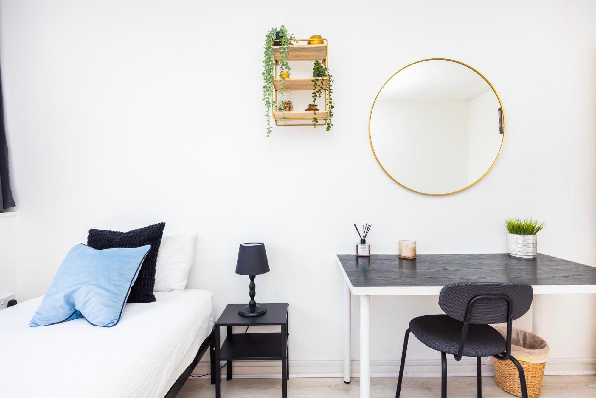 Appartement Poplar - Sleep 4-5 - Ideal For Business Travellers & Contractors - Near Canary Wharf And Dlr Station - Parking Tickets Available On Request Londen