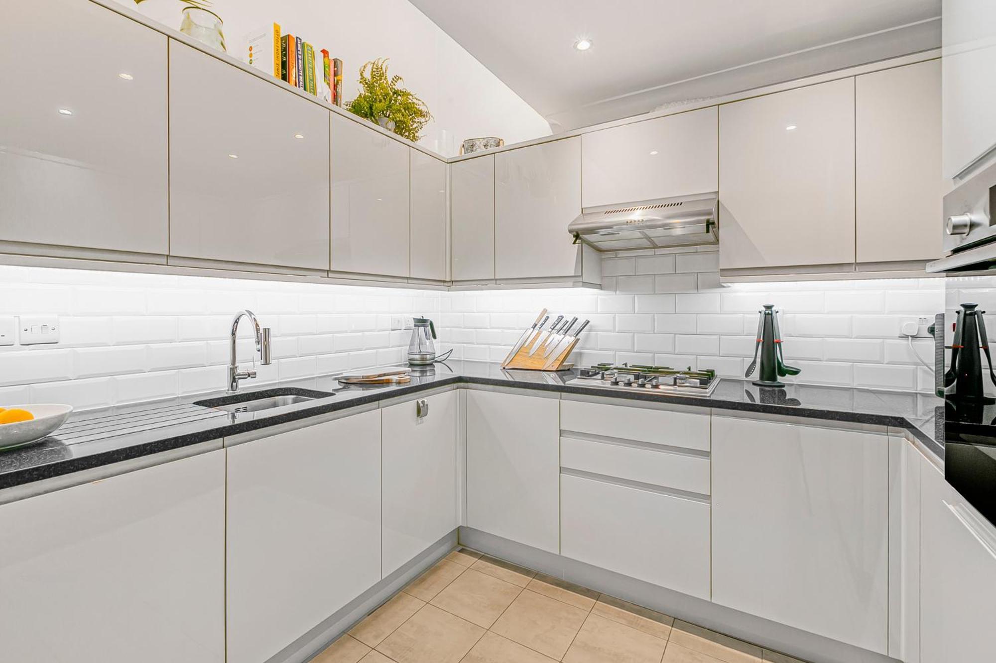 4 Bedroom House With Gym - Behind V&a Museum Londen