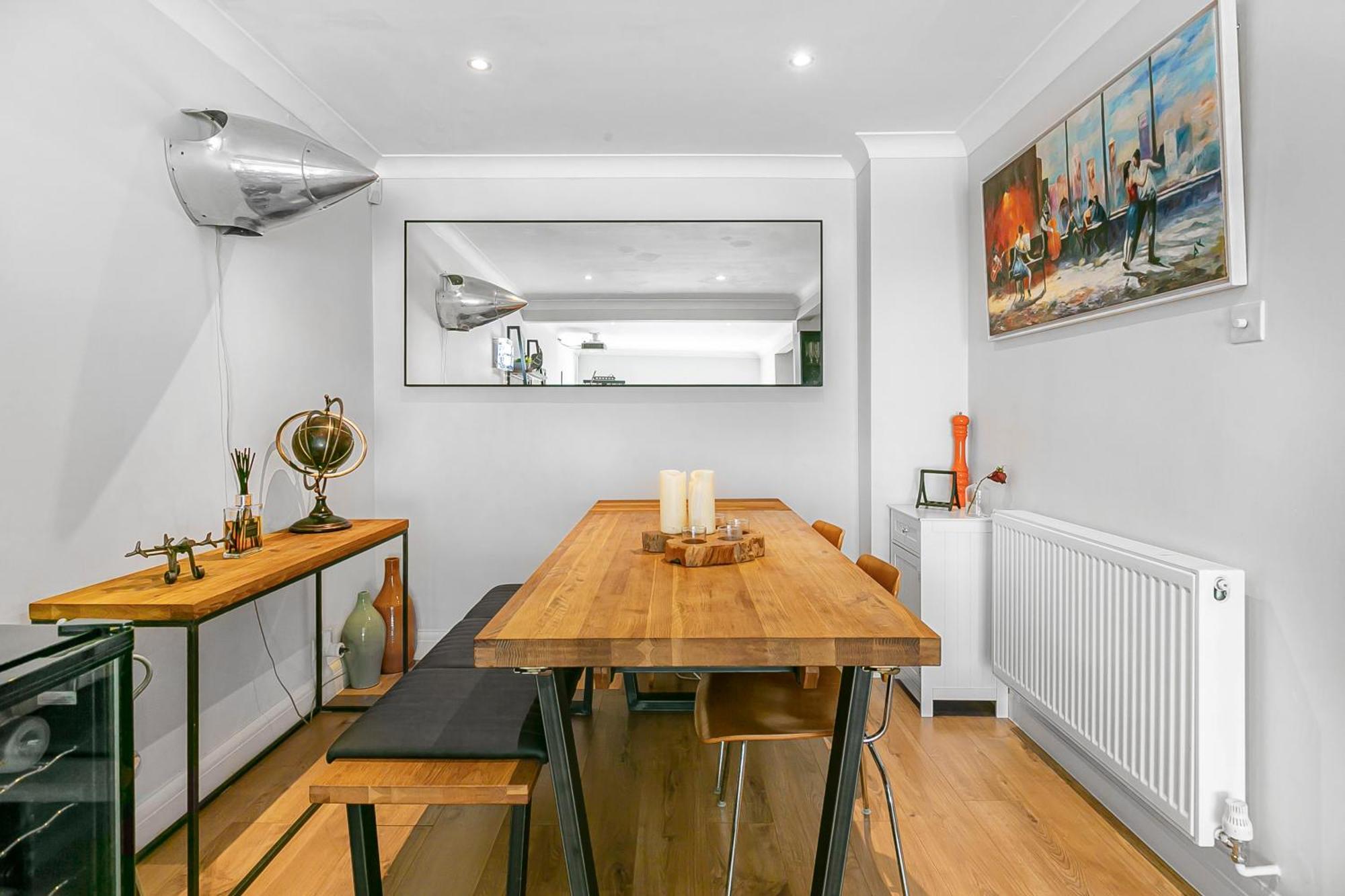 4 Bedroom House With Gym - Behind V&a Museum Hébergement de vacances *