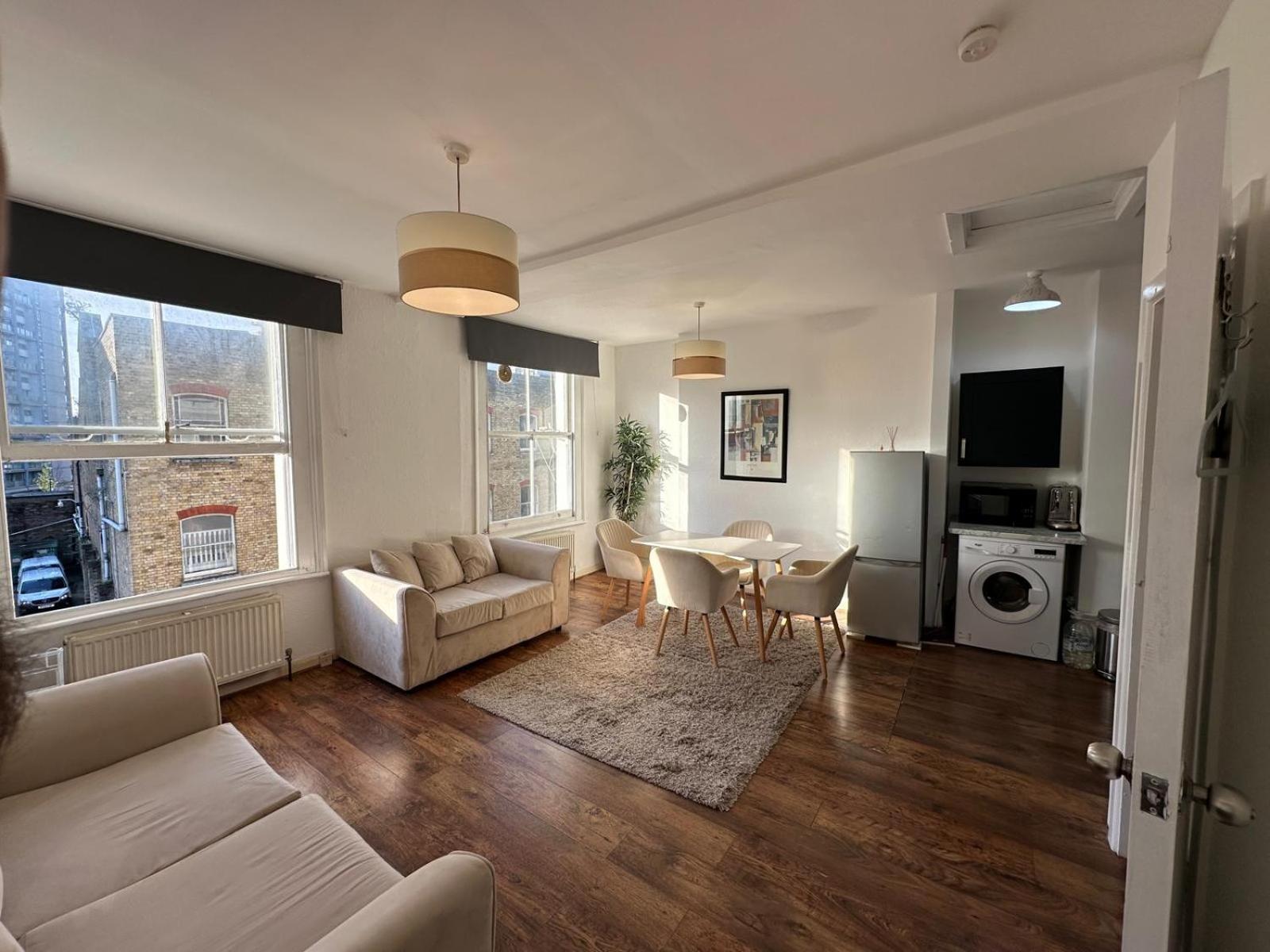 One Bed Victorian Flat,10 Min Walk To Paddington, Sleeps 4, Pet-friendly *