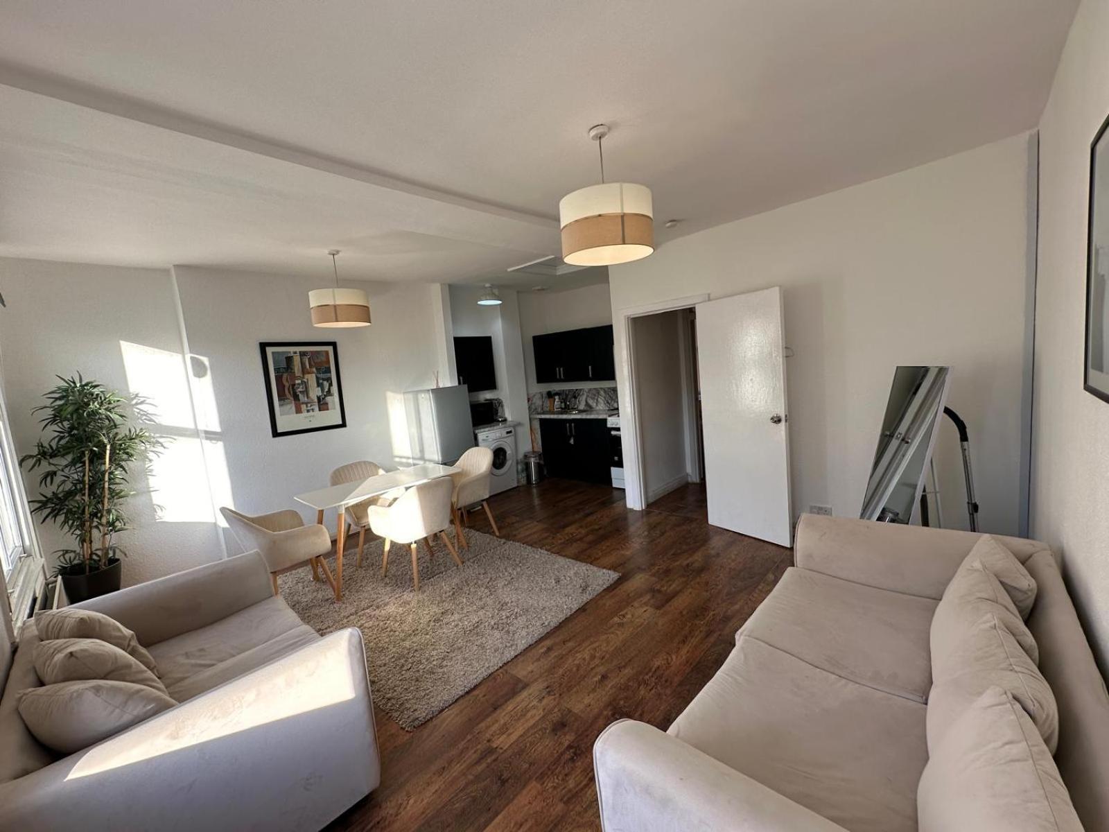 One Bed Victorian Flat,10 Min Walk To Paddington, Sleeps 4, Pet-friendly * London