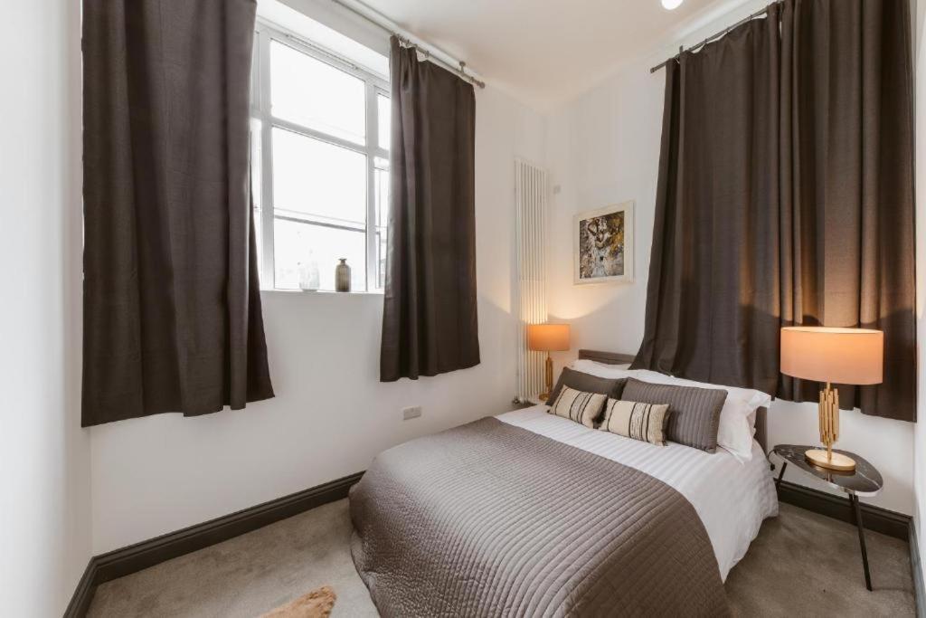 3 Bed Warehouse In Chiswick Appartement
