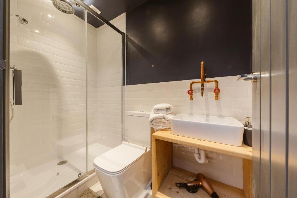 Appartement 3 Bed Warehouse In Chiswick Londres