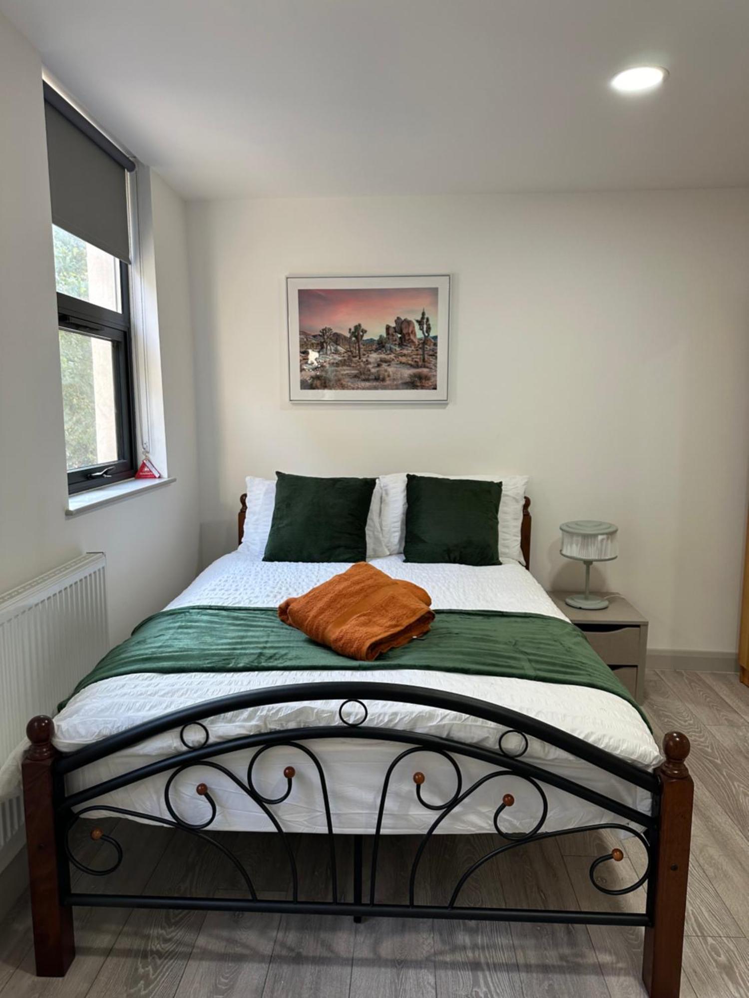 Apartamento Modern 3 Bedroom With 2 Bathroom In Londres