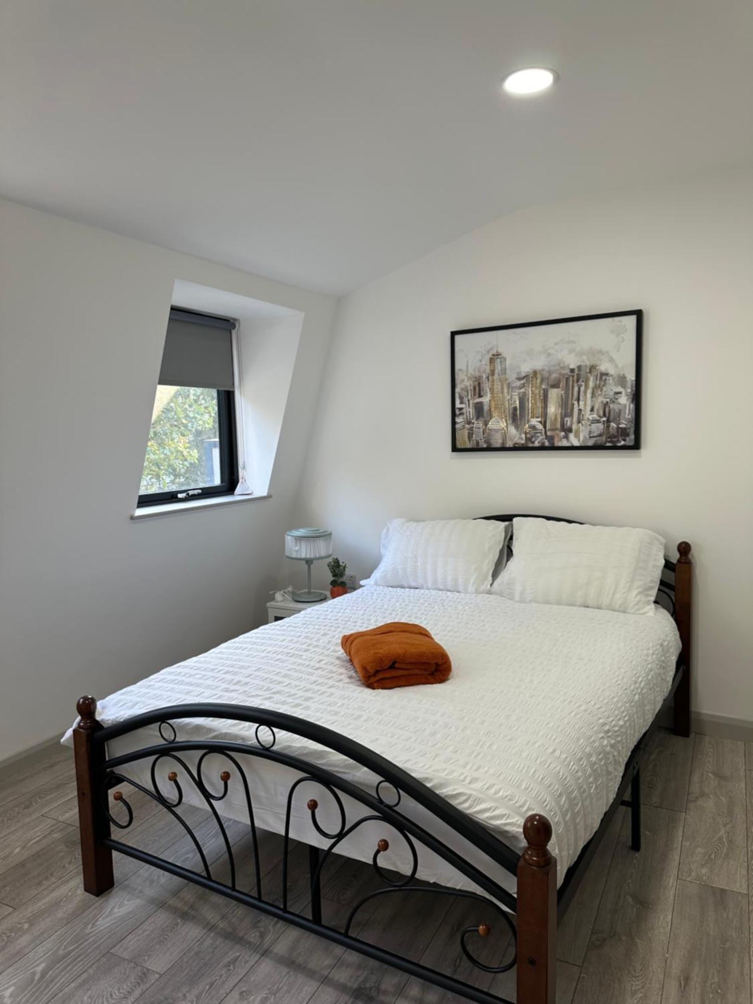 Modern 3 Bedroom With 2 Bathroom In Apartamento