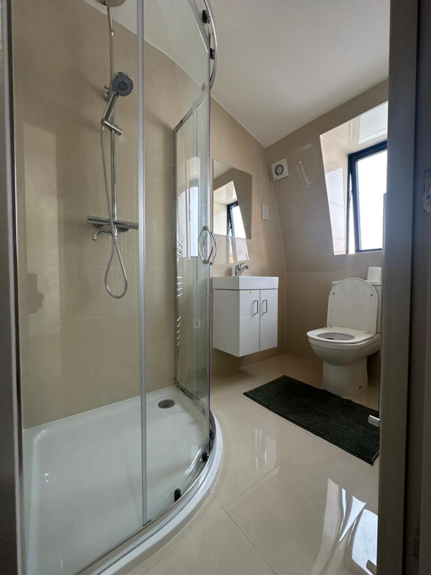 Apartamento Modern 3 Bedroom With 2 Bathroom In