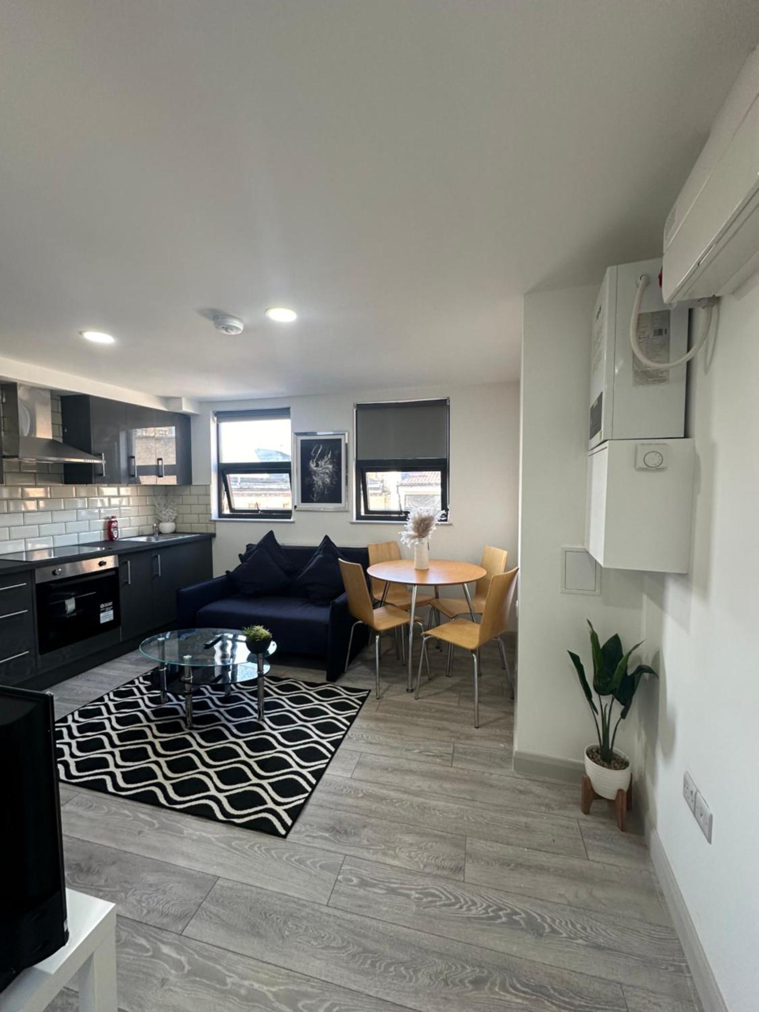Modern 3 Bedroom With 2 Bathroom In Apartamento *