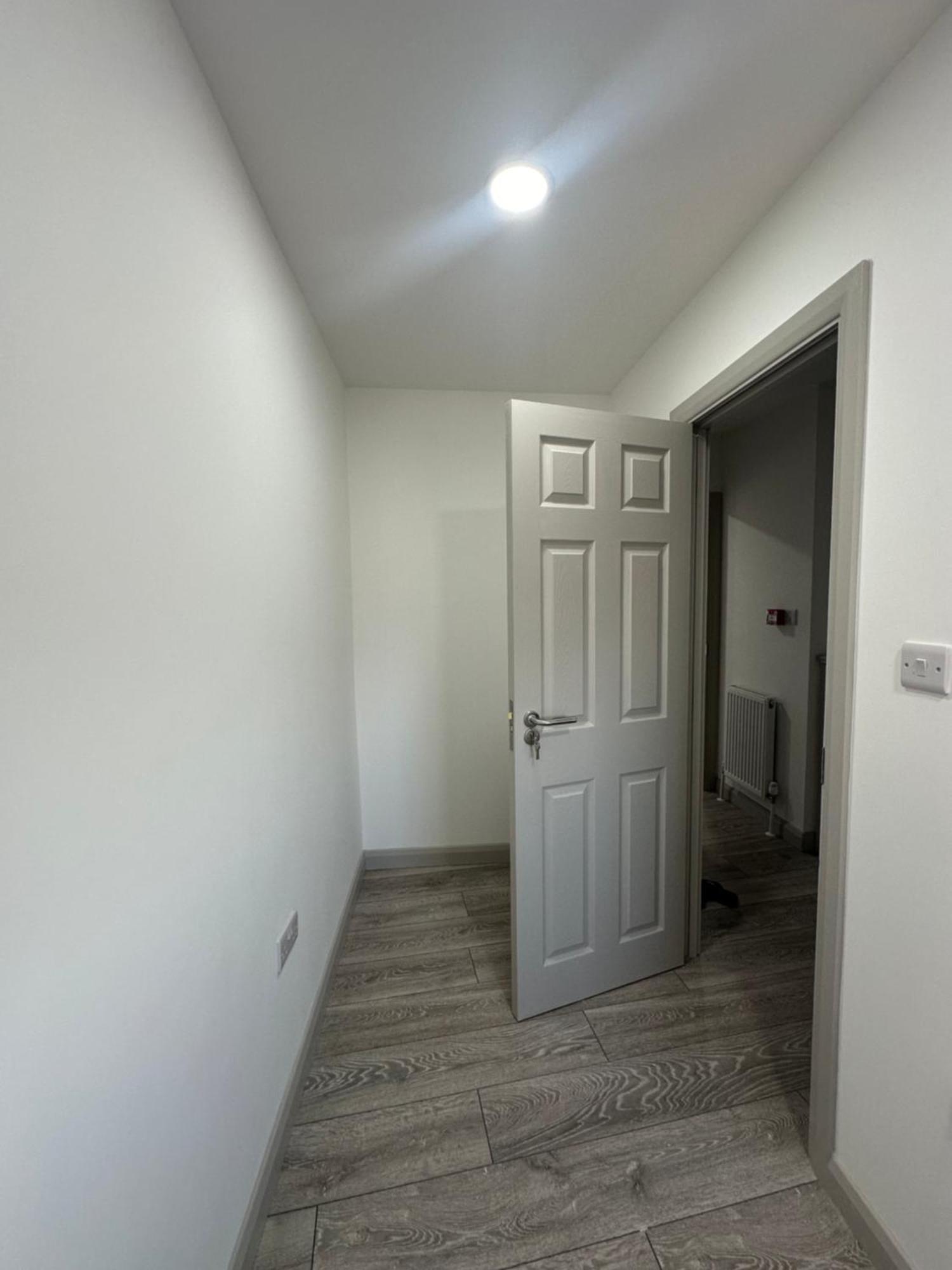 Apartamento Modern 3 Bedroom With 2 Bathroom In Londres