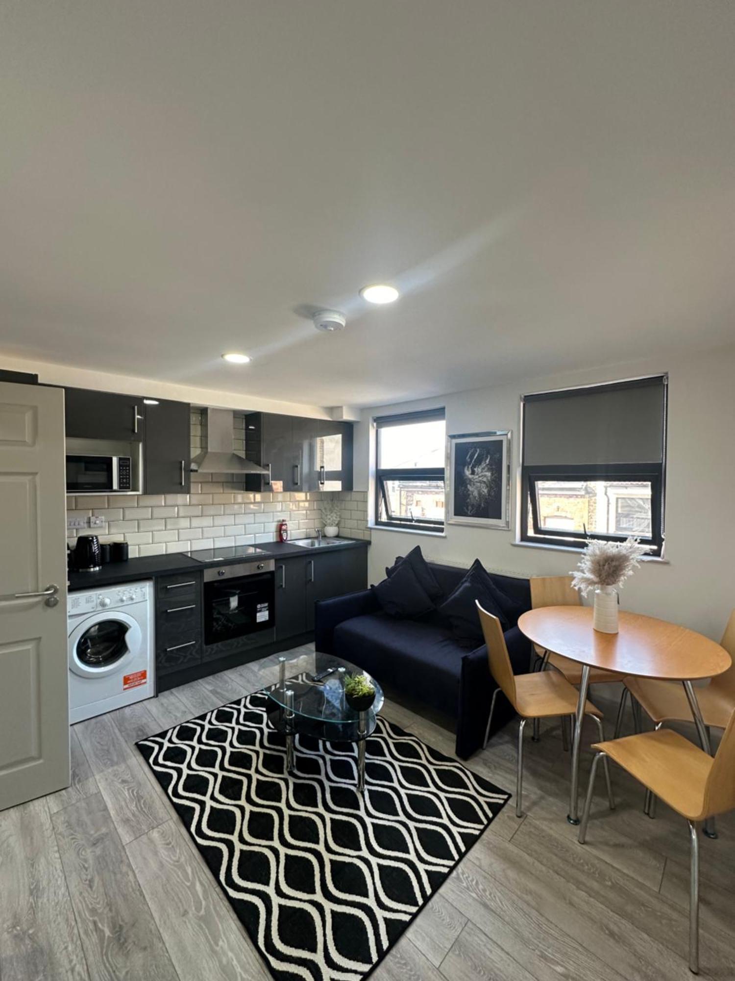 Modern 3 Bedroom With 2 Bathroom In * Londres
