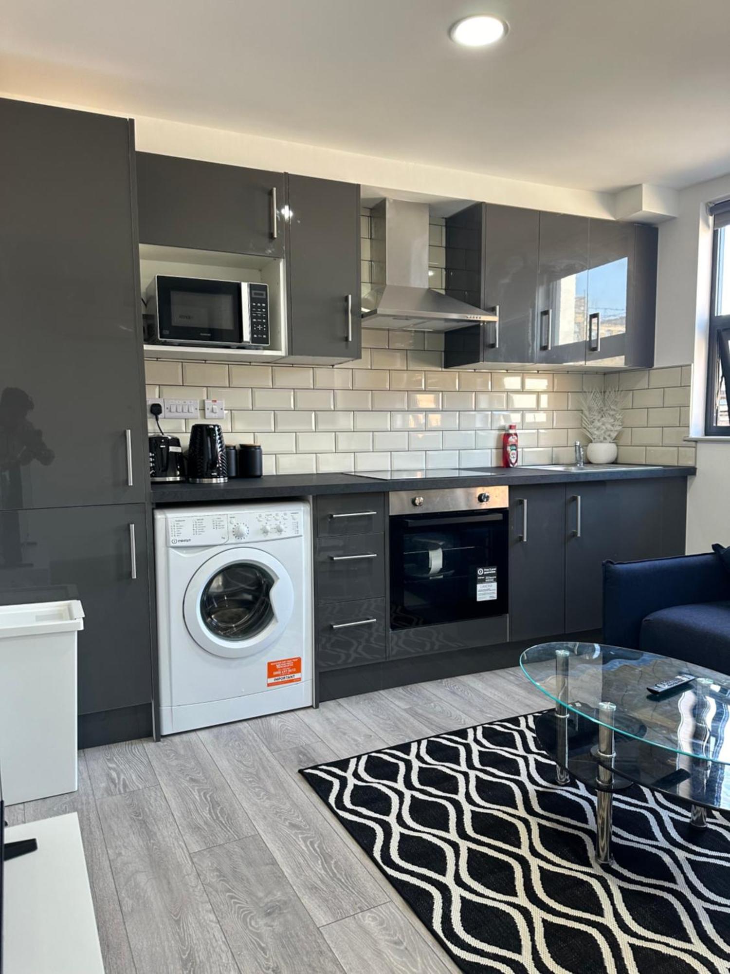 Modern 3 Bedroom With 2 Bathroom In Apartamento