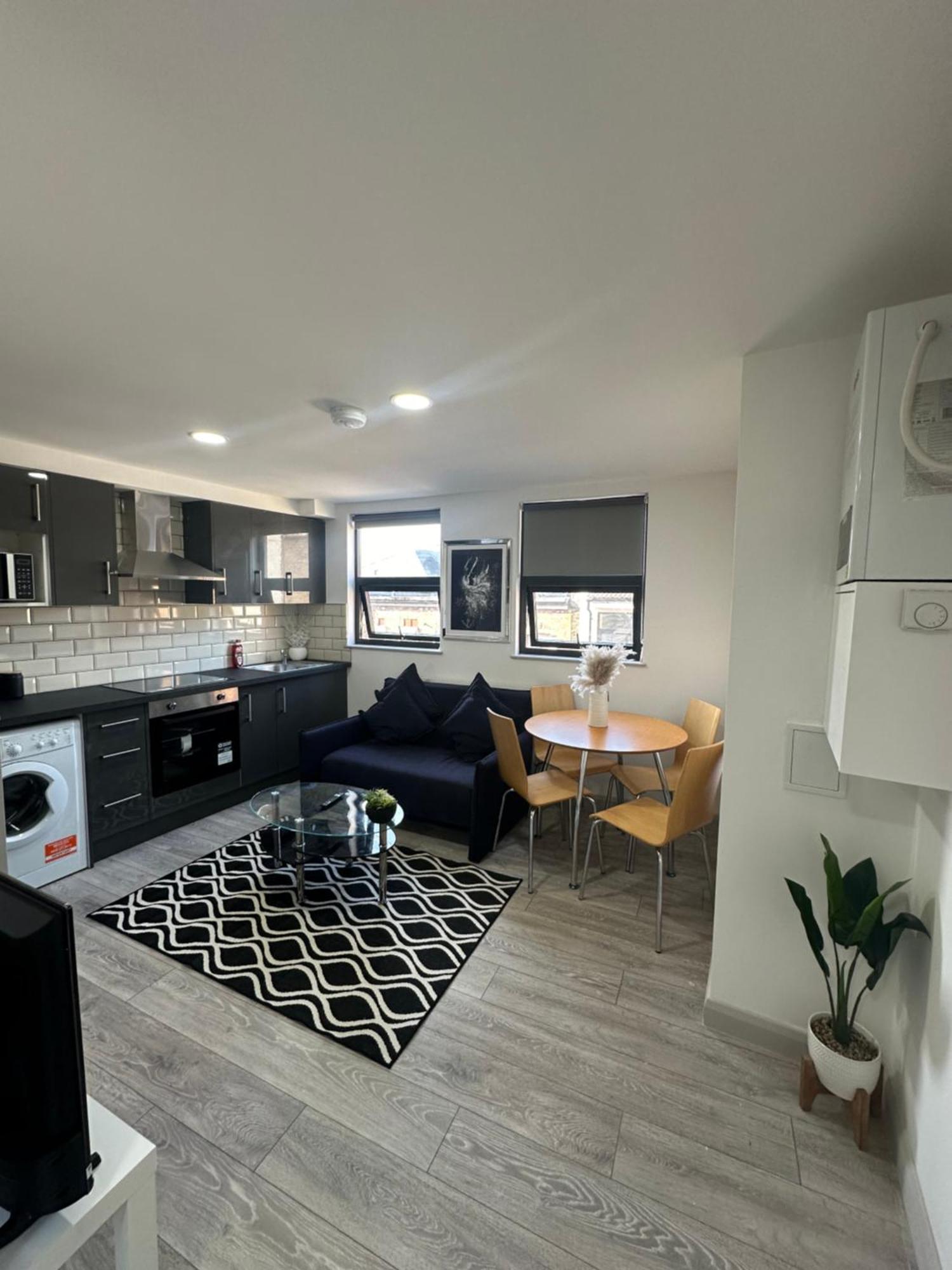Apartamento Modern 3 Bedroom With 2 Bathroom In Londres