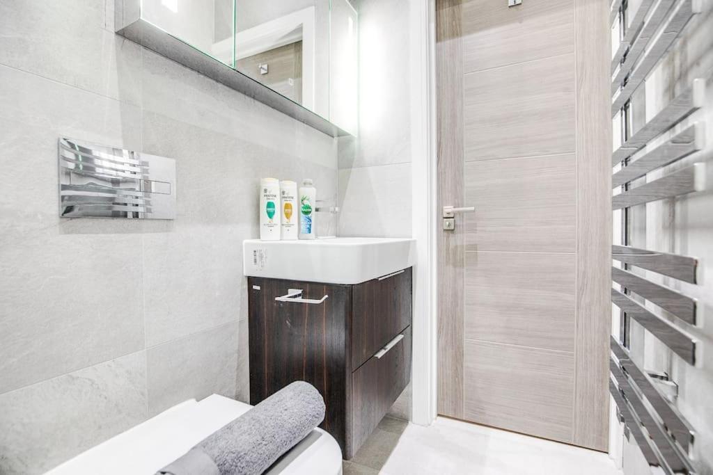 Lux Abbey Road Sleeps Up To 7 Apartamento *