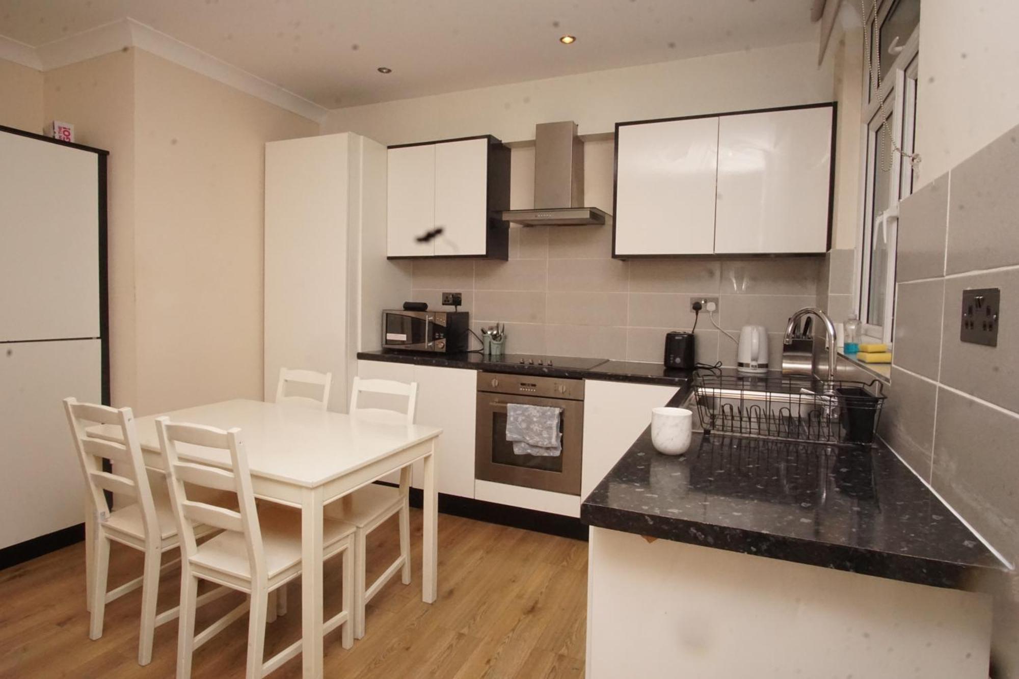 Evergreen Apartments- Flat 2 * Londres