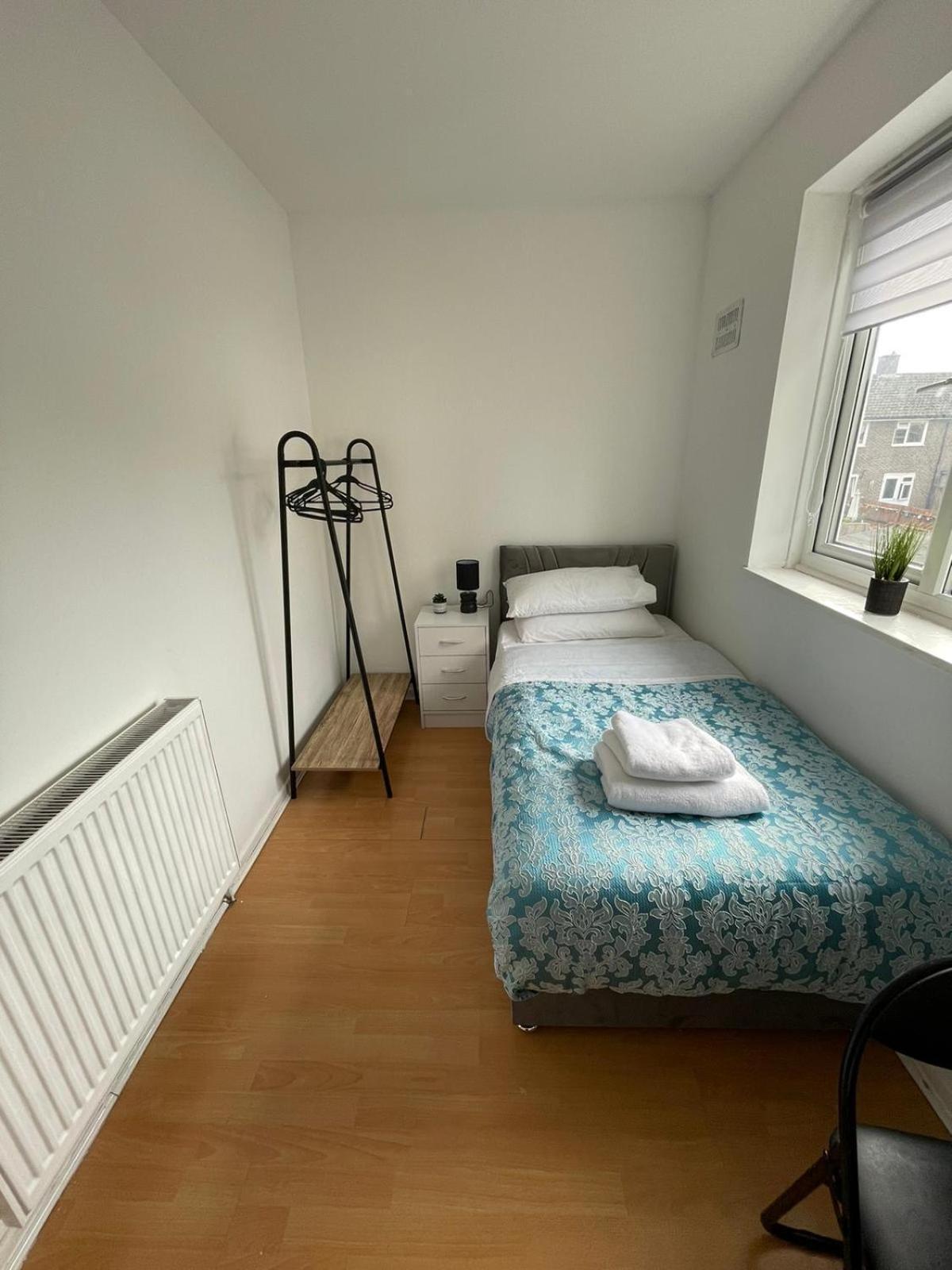 Ferienhaus Lovely Spacious 3 Bedroom House With Sofa Bed, 30 Minutes From