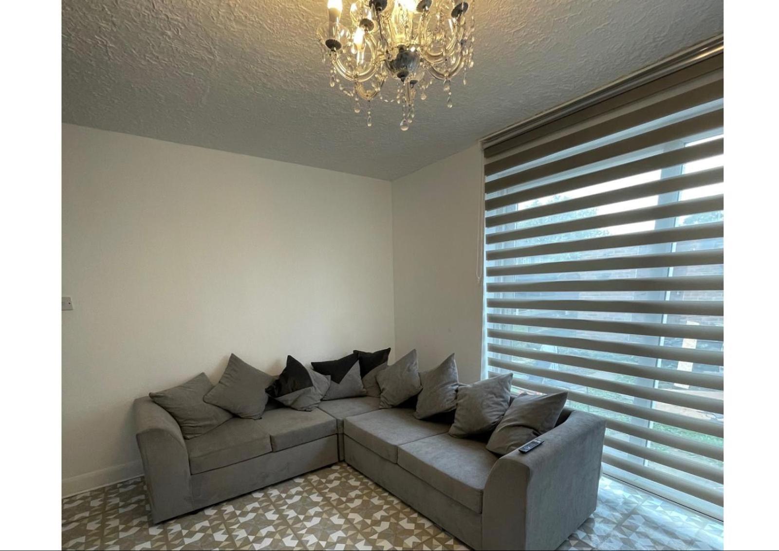 Lovely Spacious 3 Bedroom House With Sofa Bed, 30 Minutes From Ferienhaus London