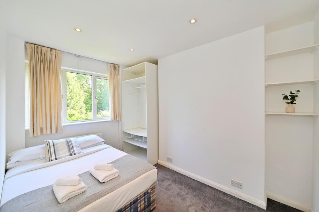3-bedroom With Parking In Maida Vale Londres